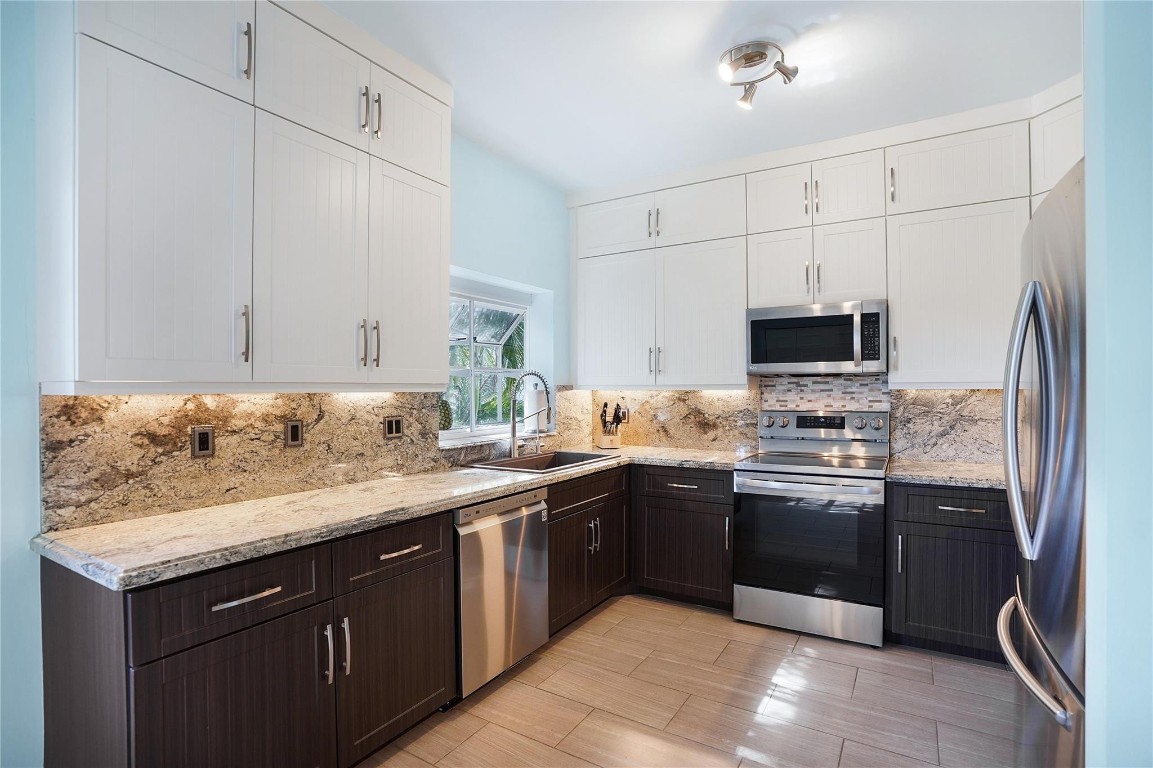 11634 Briarwood Cir 3