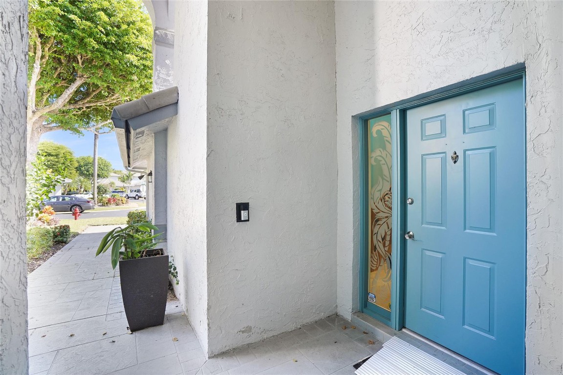 11634 Briarwood Cir 3