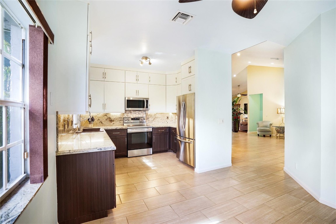 11634 Briarwood Cir 3