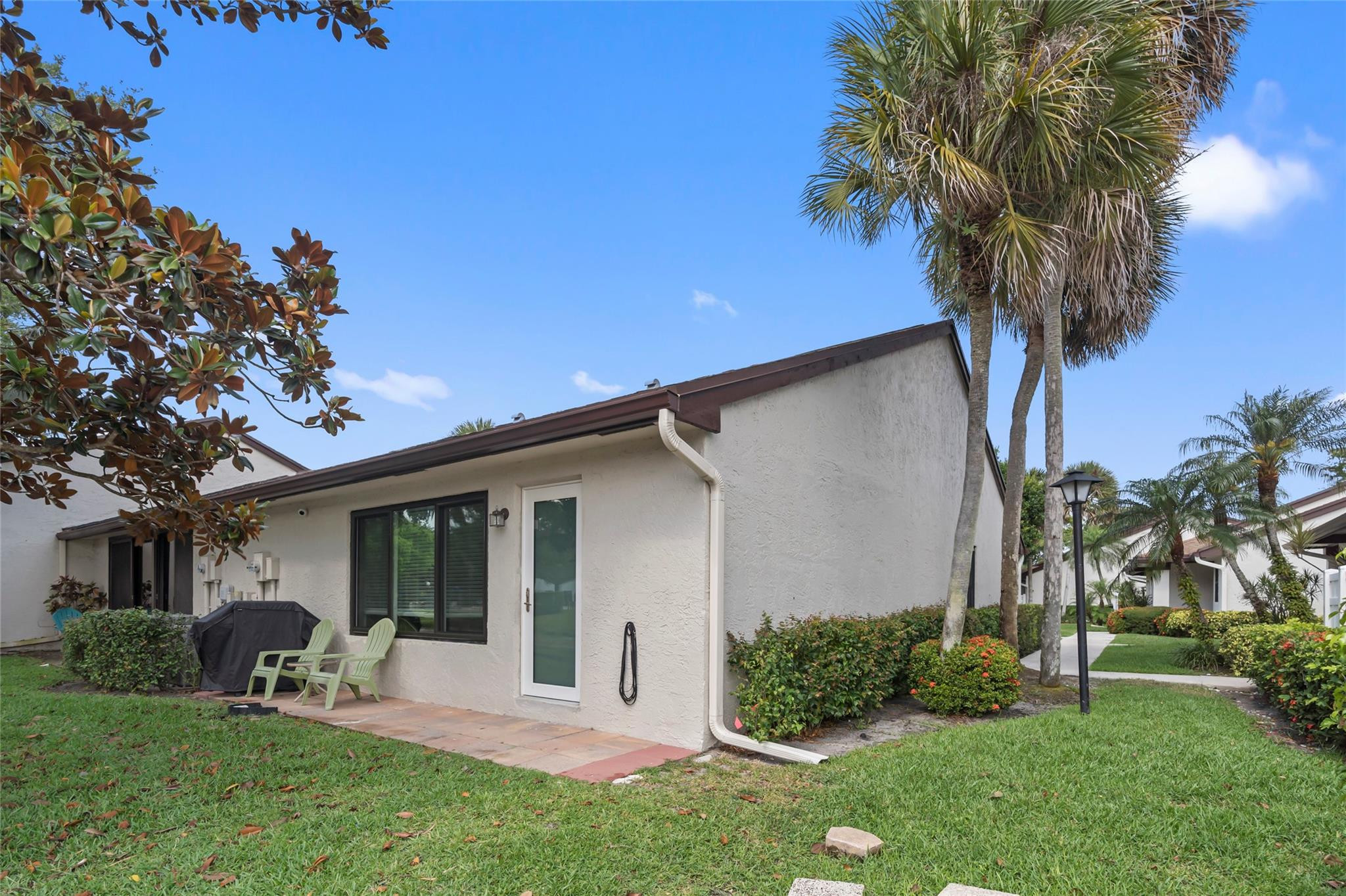 3218 Carambola Cir 3218