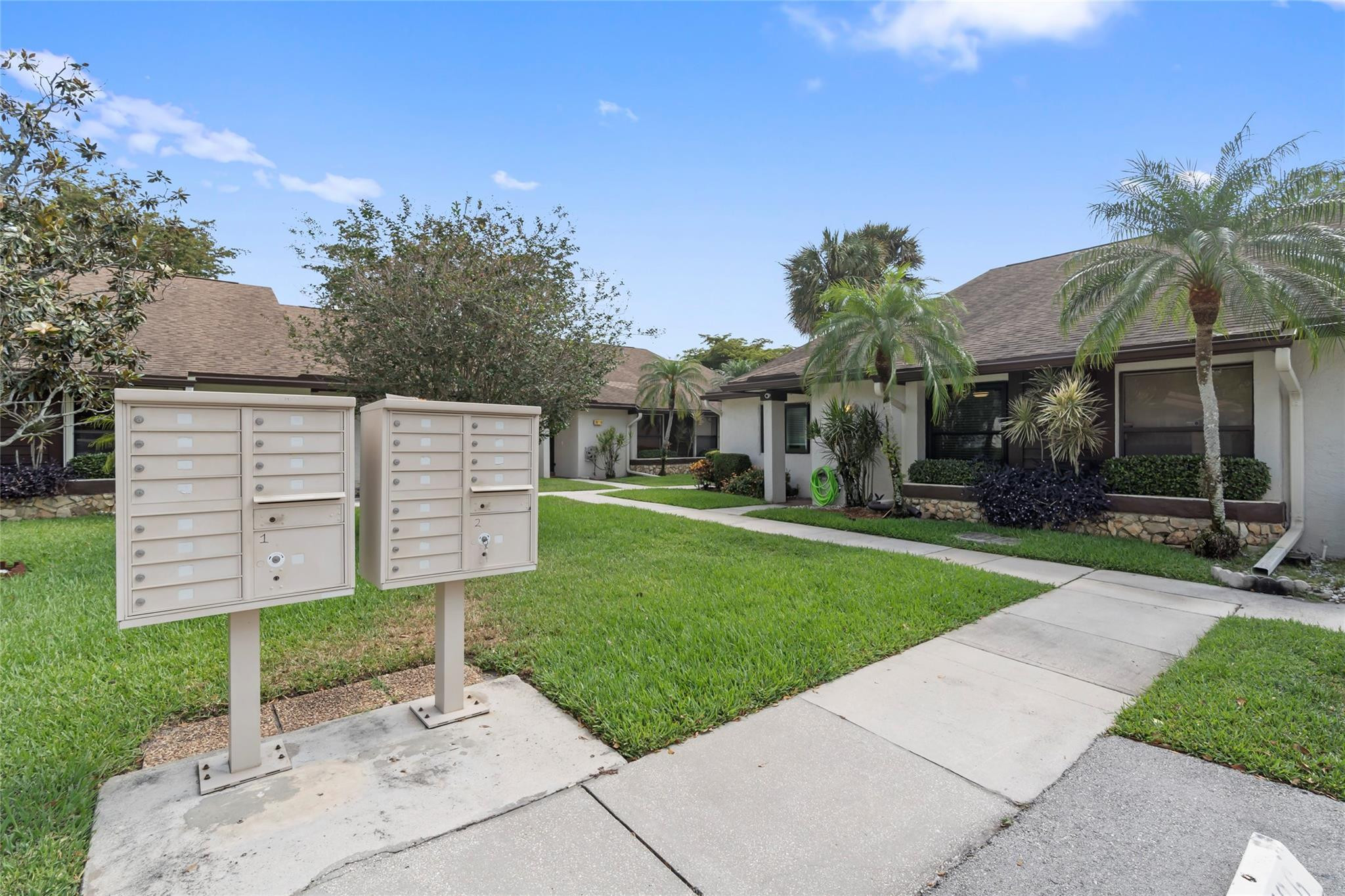 3218 Carambola Cir 3218