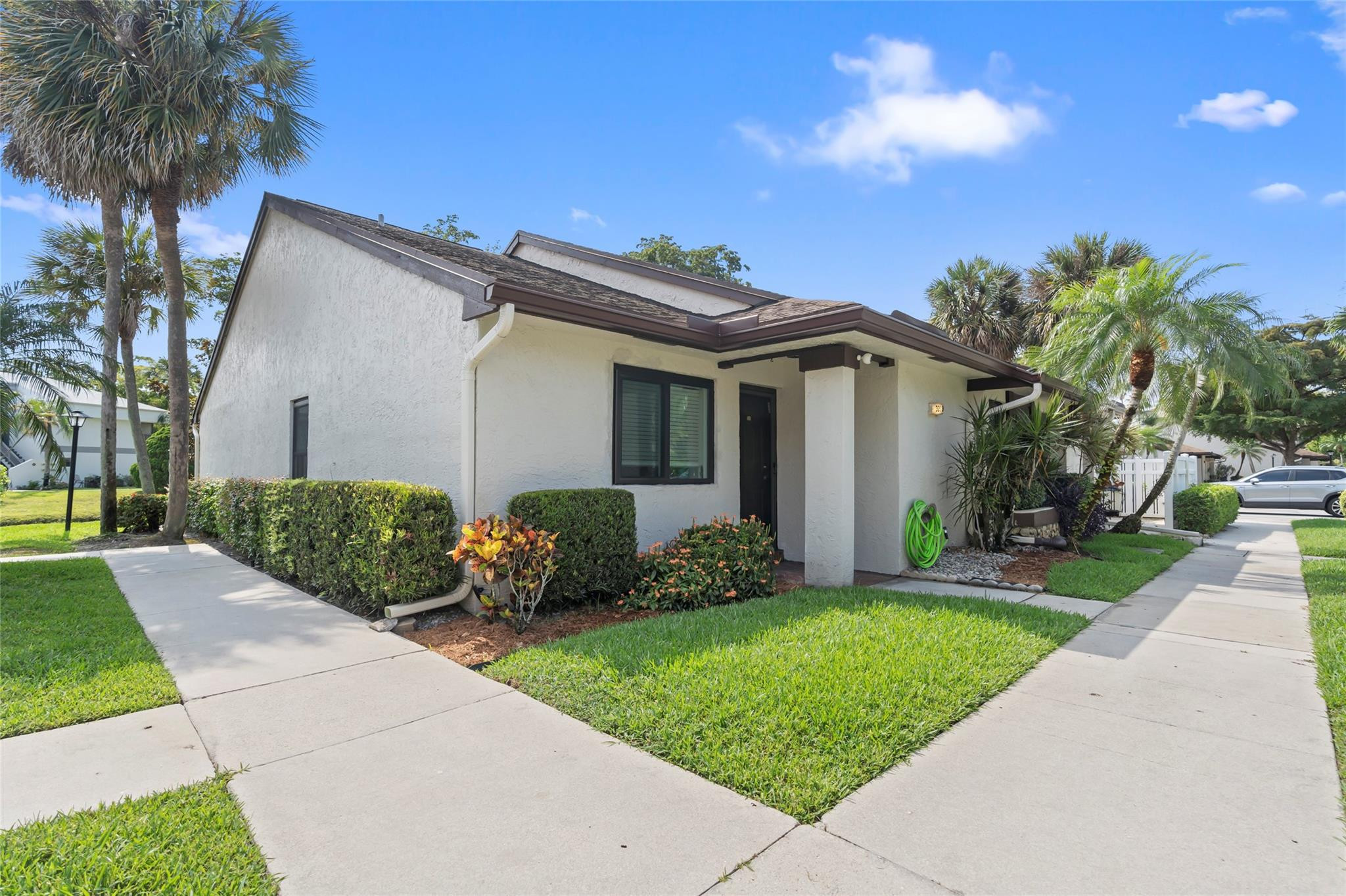 3218 Carambola Cir 3218