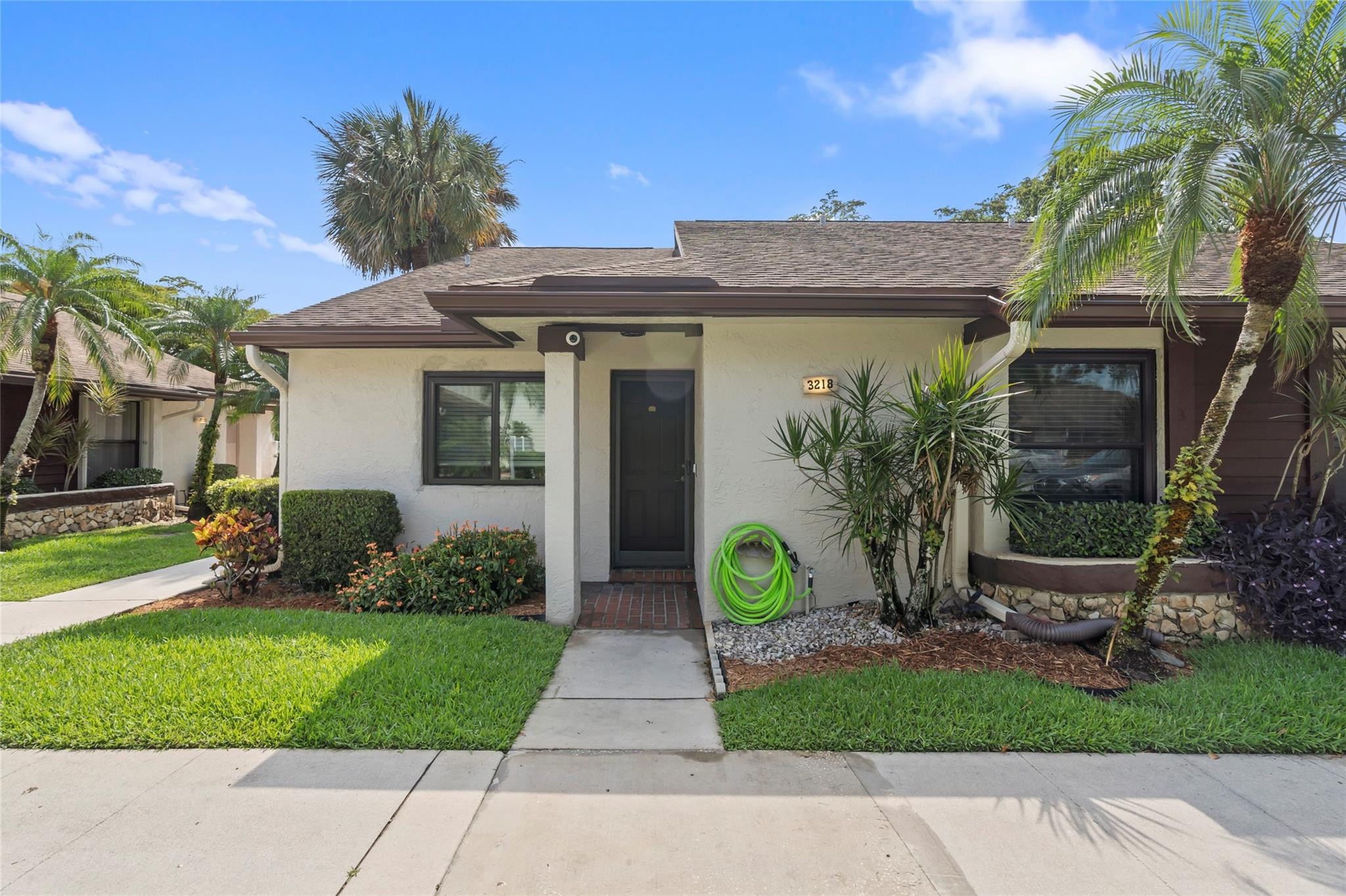 3218 Carambola Cir 3218