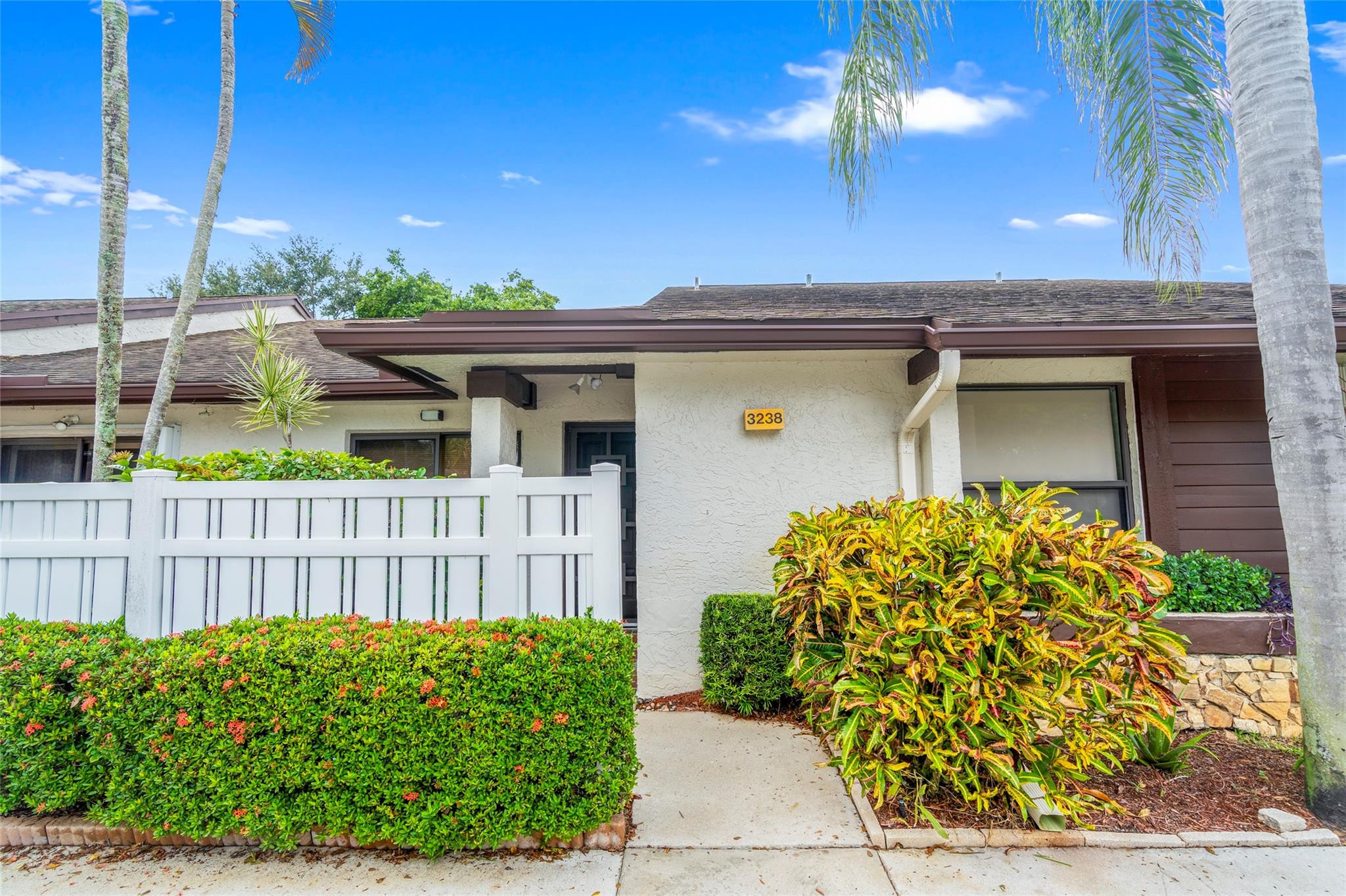 3238 Carambola Cir S 3238