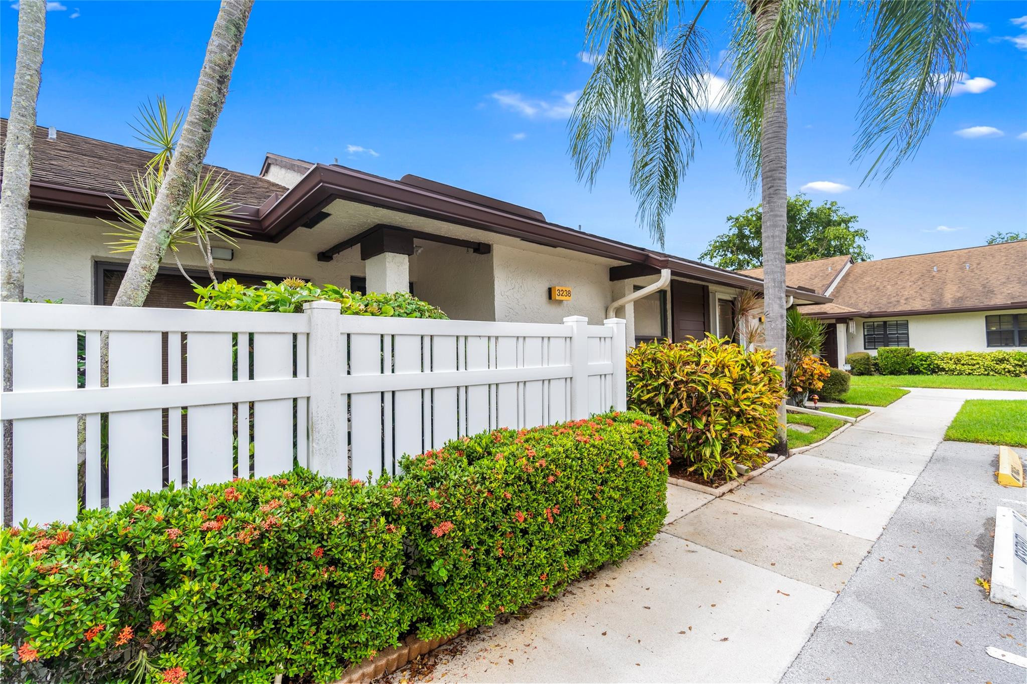 3238 Carambola Cir S 3238