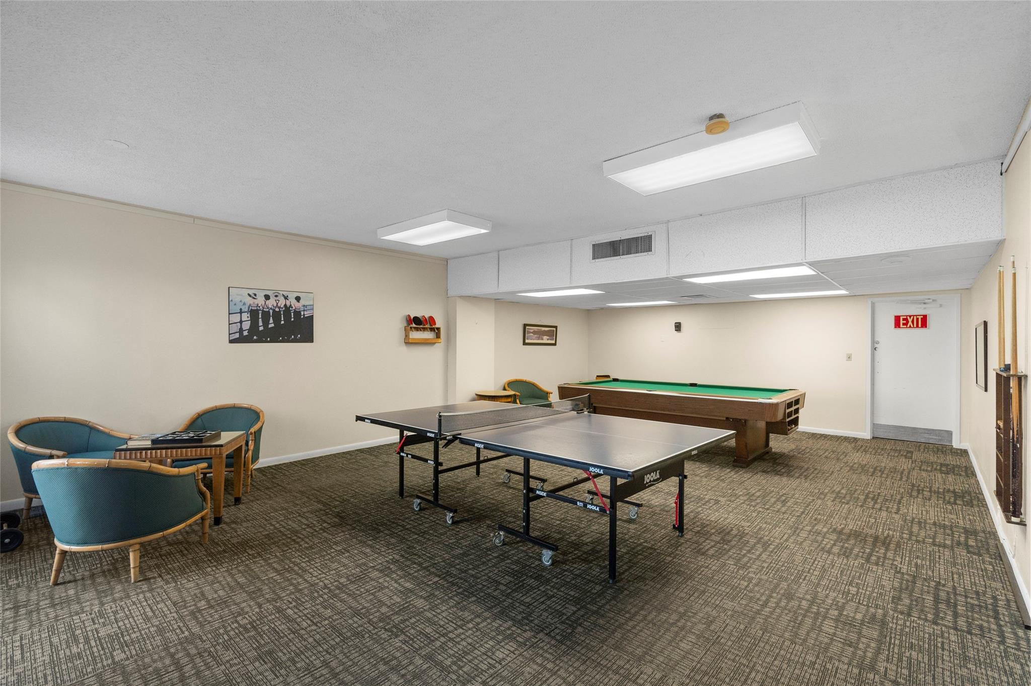 1147 Hillsboro Mile 809