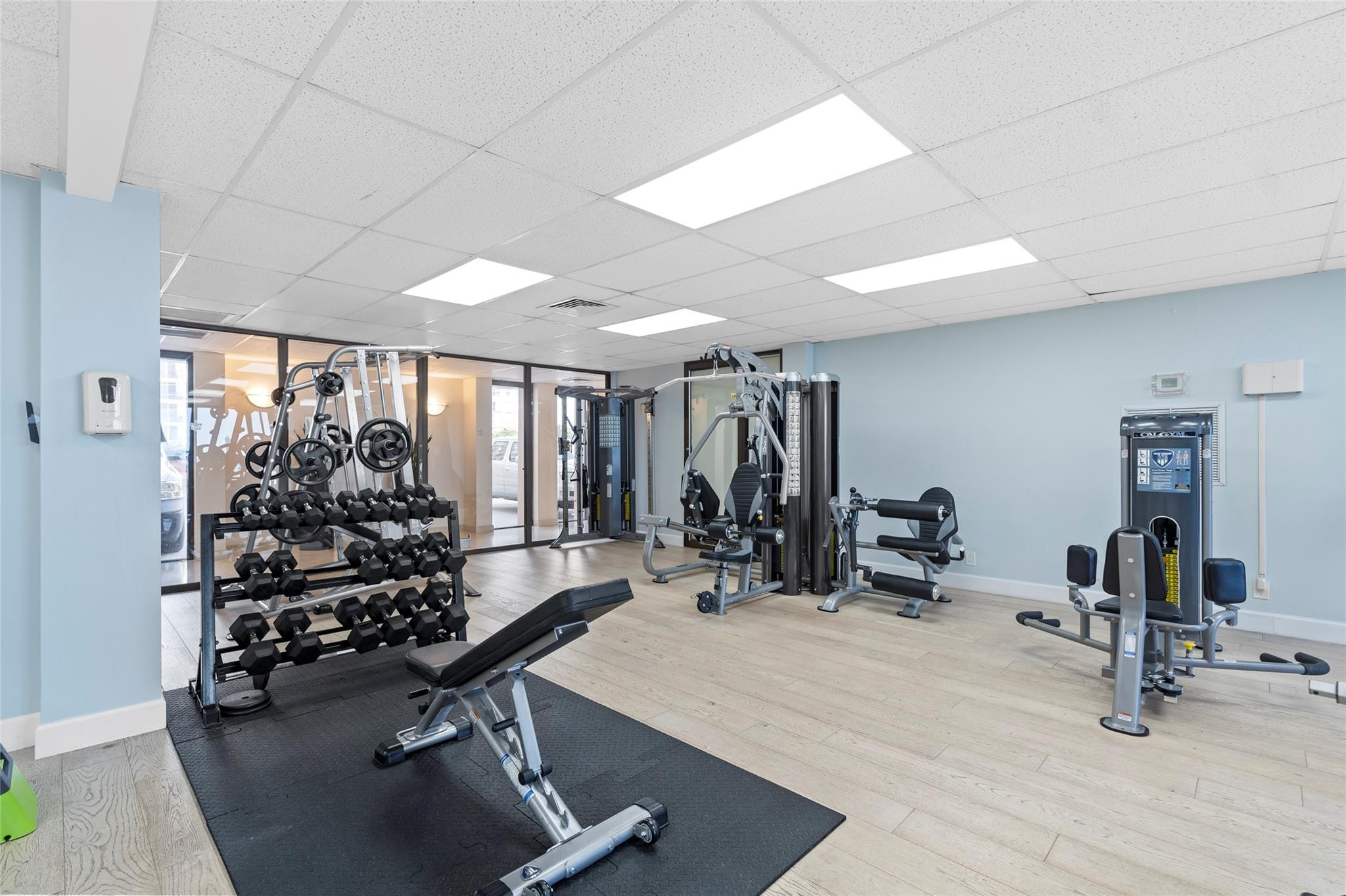 1147 Hillsboro Mile 809