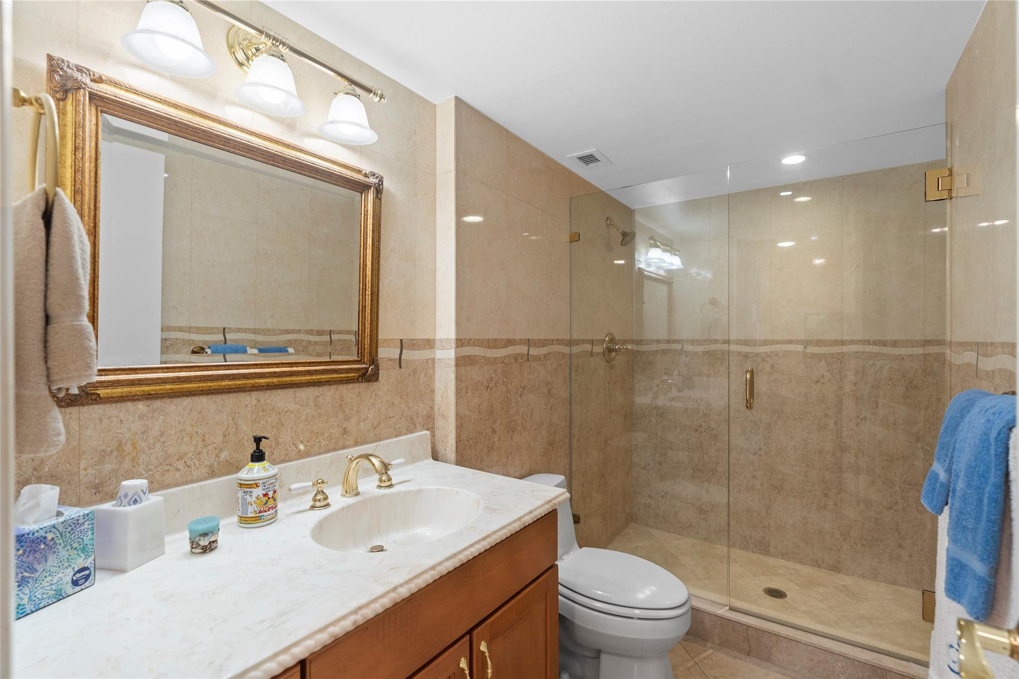 1147 Hillsboro Mile 809