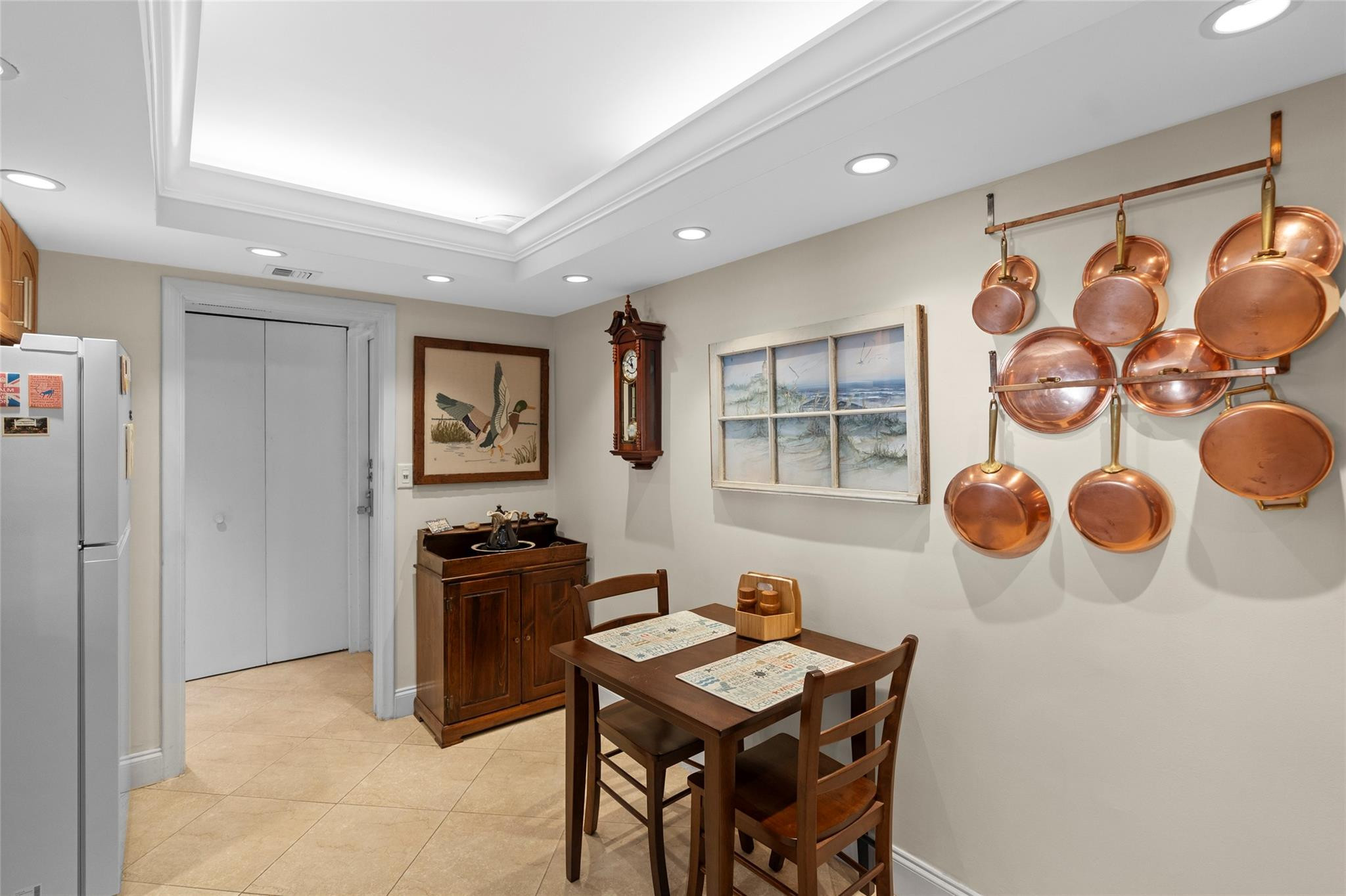 1147 Hillsboro Mile 809