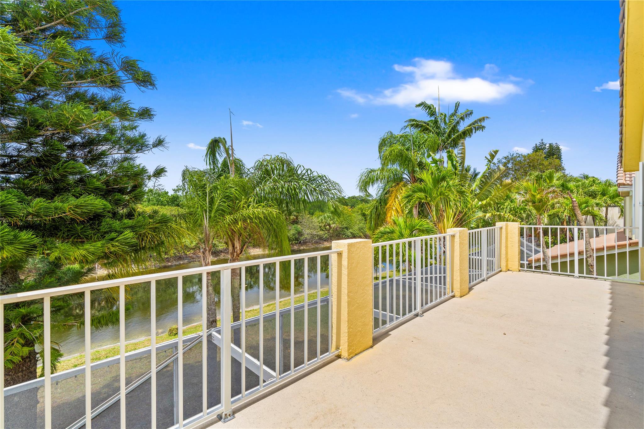 18082 Clear Brook Cir