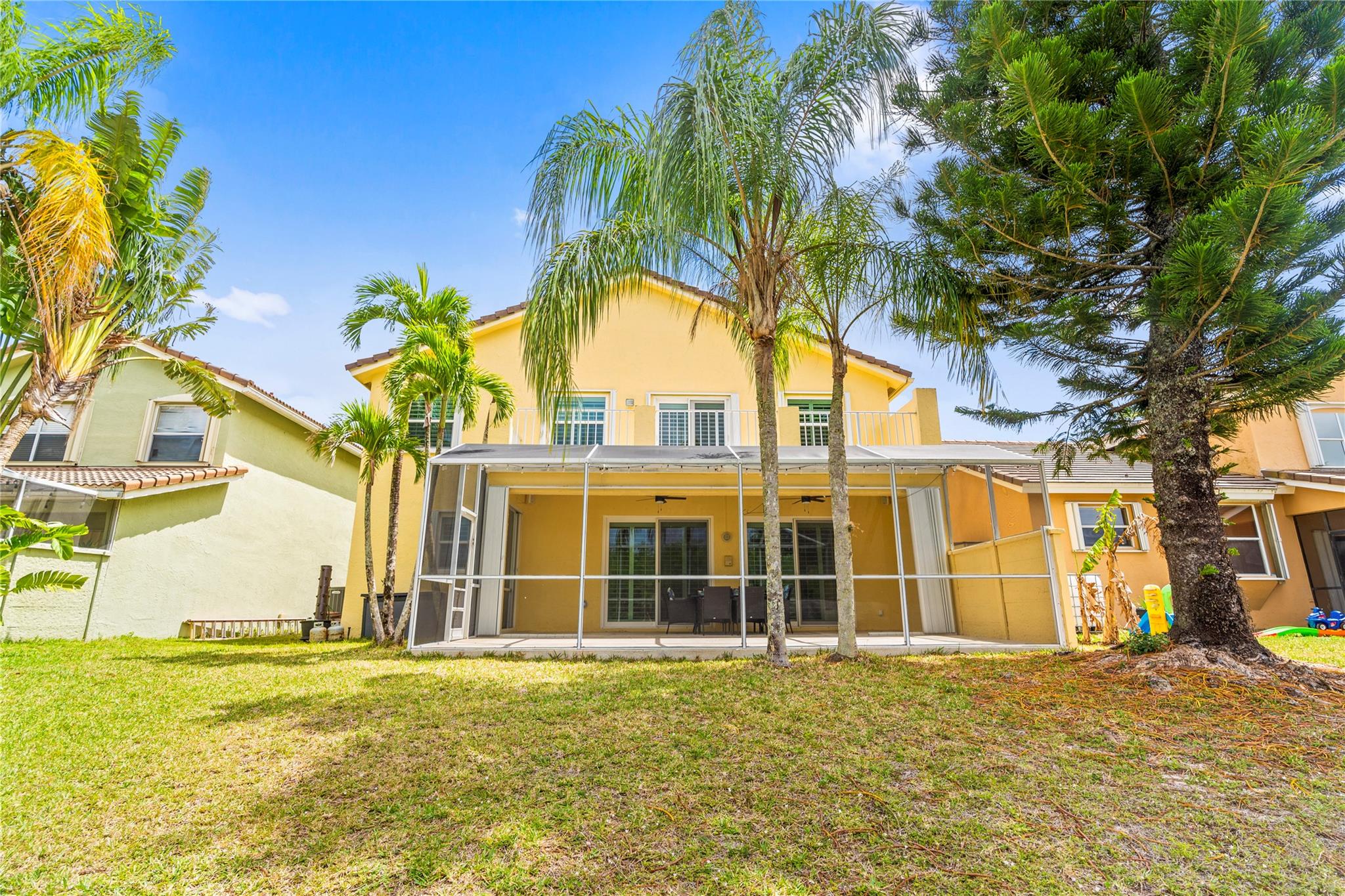 18082 Clear Brook Cir