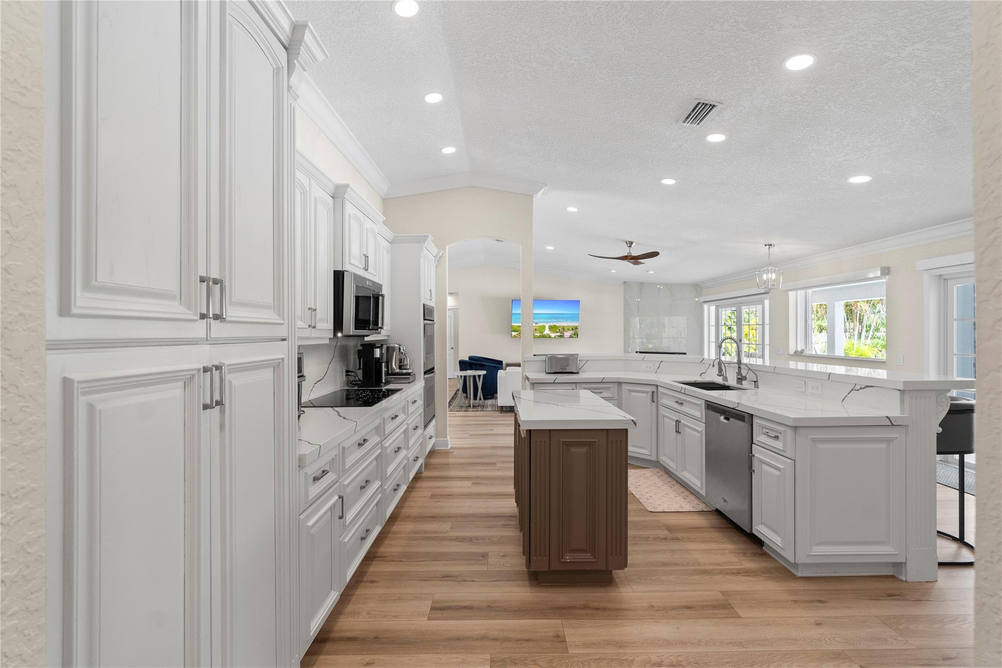 11391 Sundance Ln