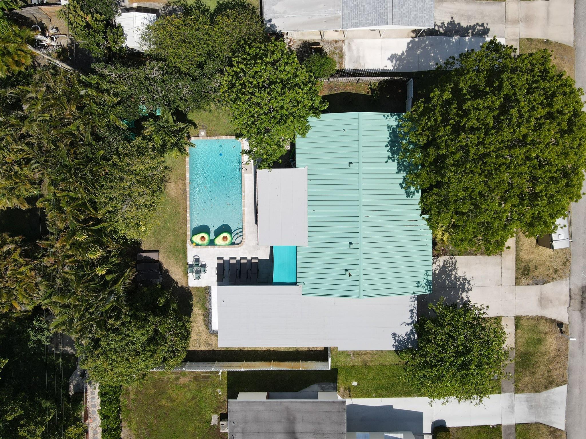 1605 Nanette Ct