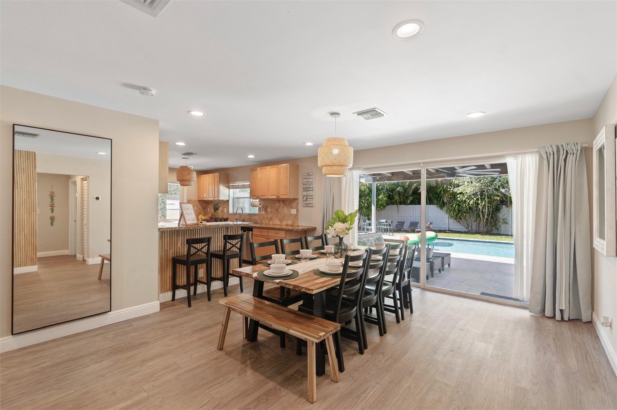 1605 Nanette Ct