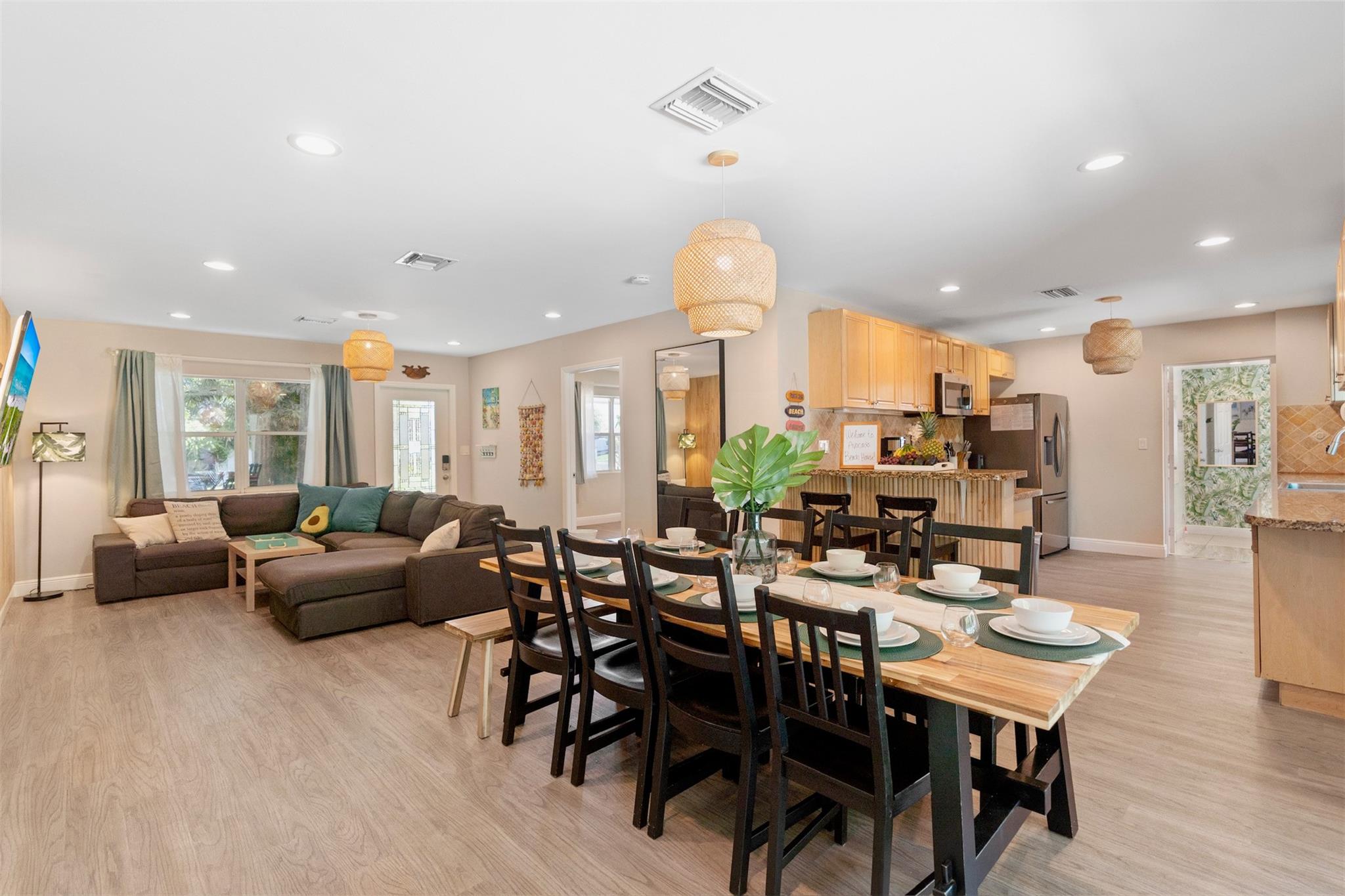 1605 Nanette Ct