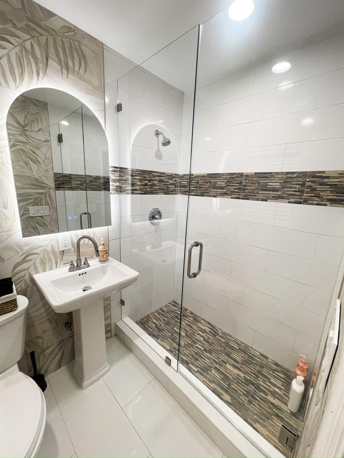 1605 Nanette Ct
