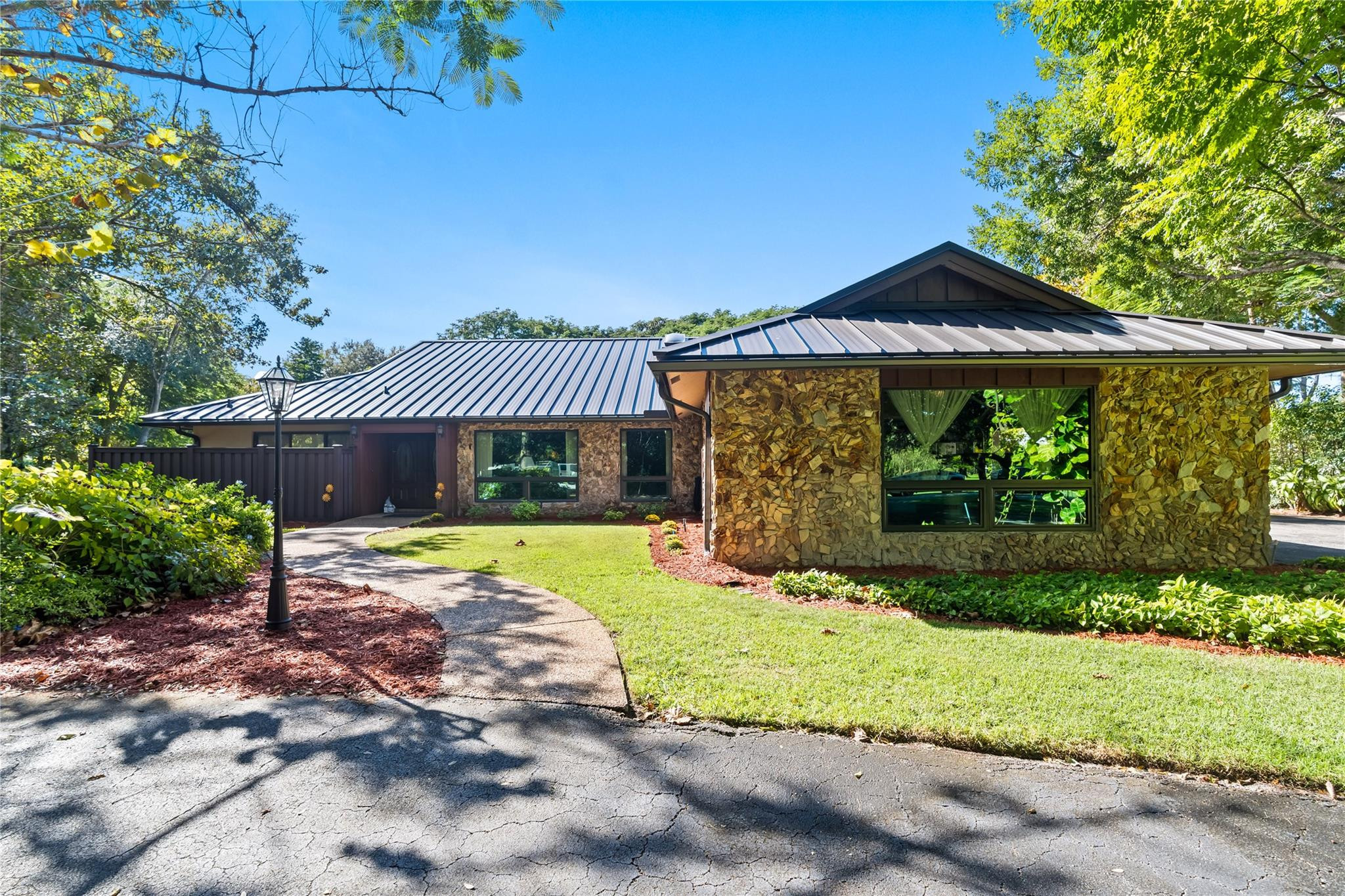 11326 Sundance Ln