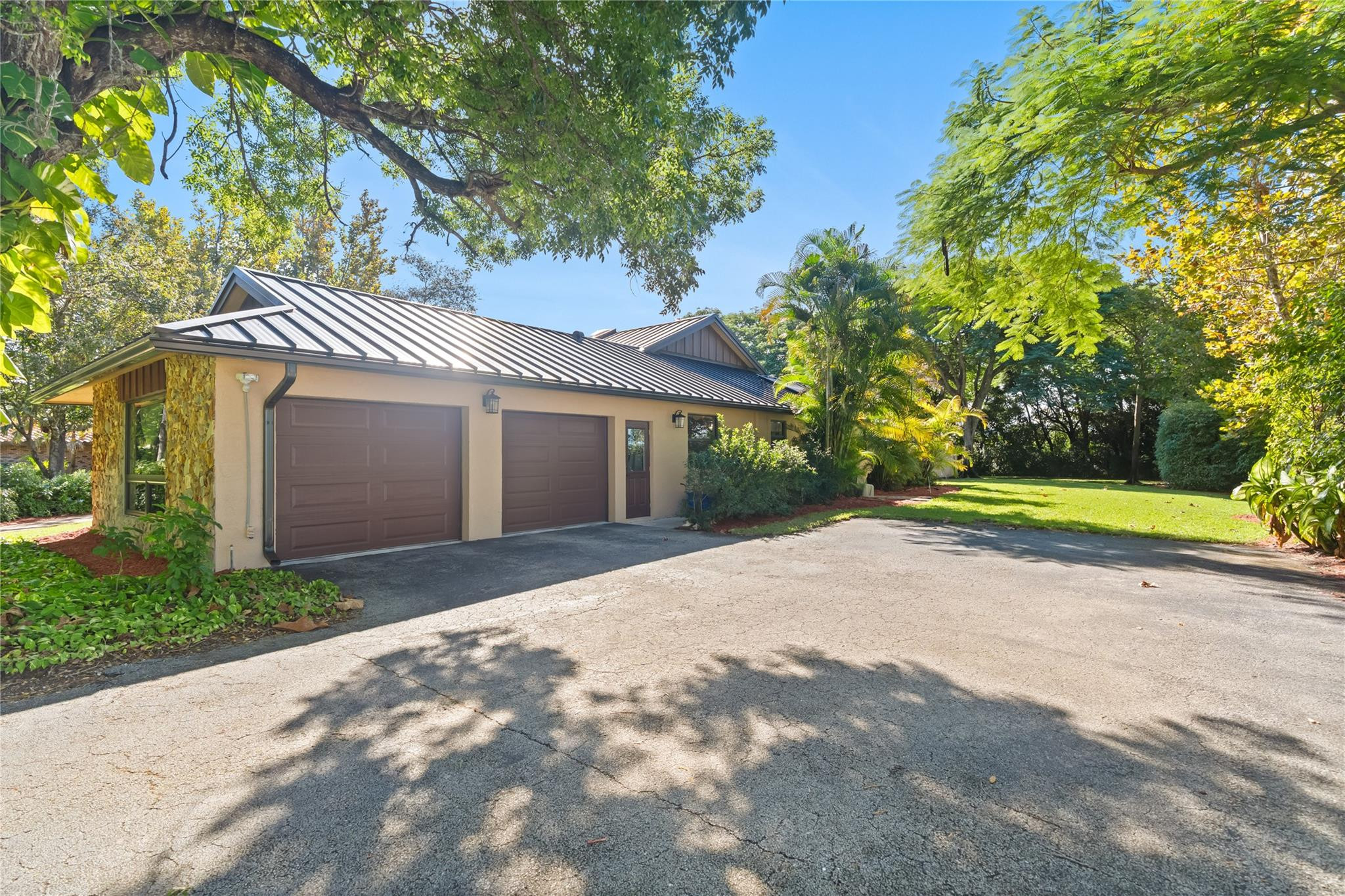 11326 Sundance Ln