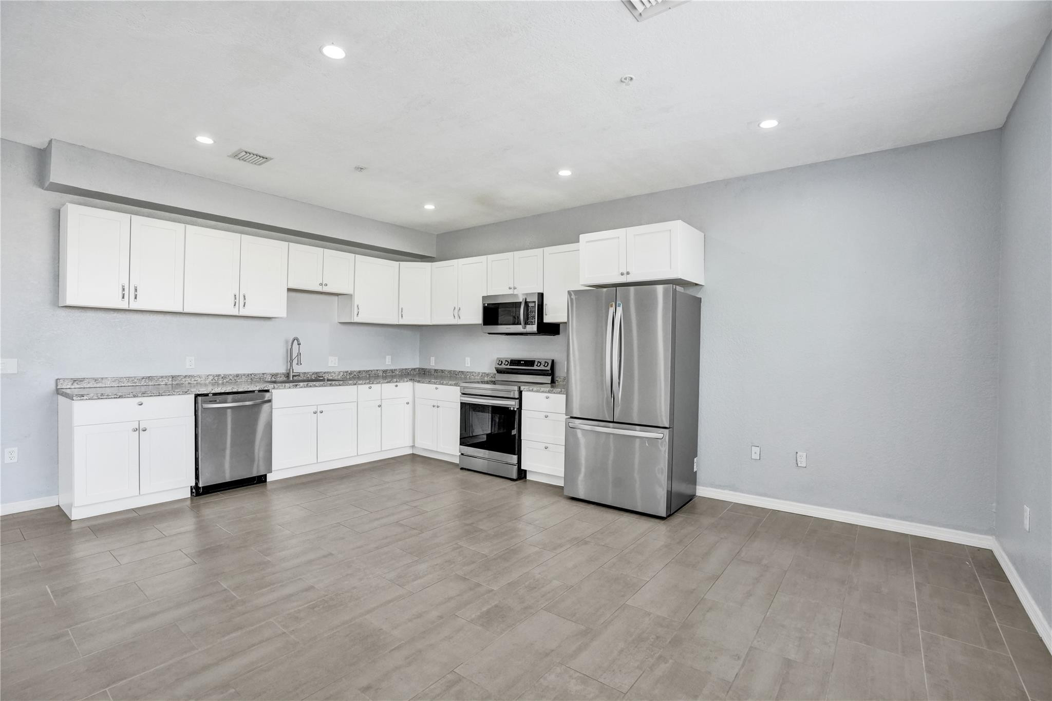 2137 Shoma Drive 156 Bldg 17