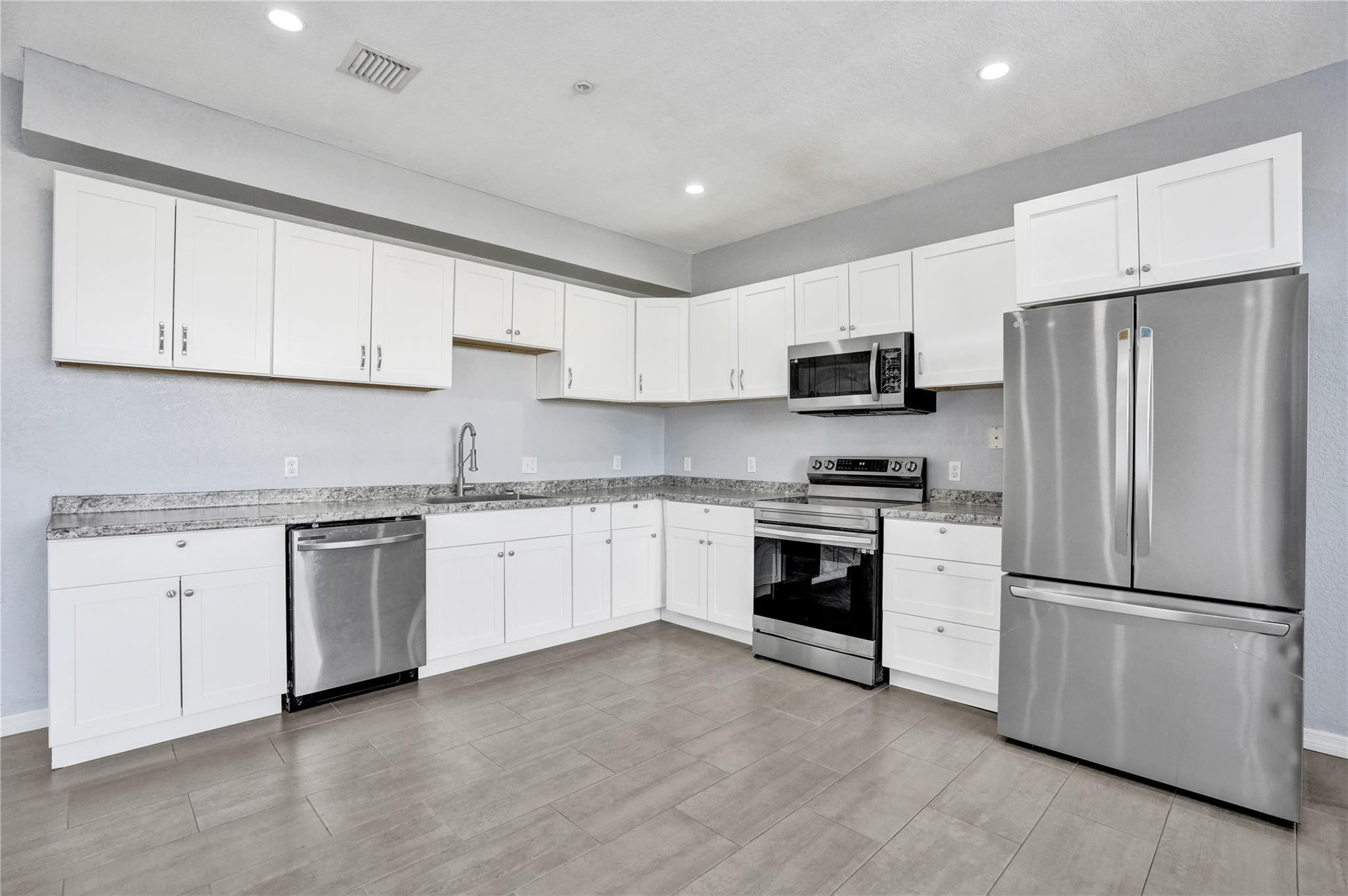 2137 Shoma Drive 156 Bldg 17