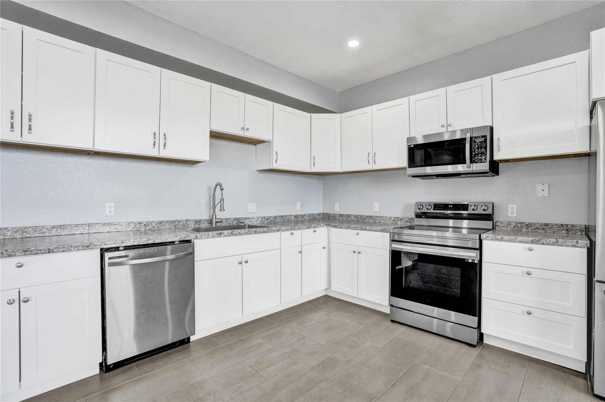 2137 Shoma Drive 156 Bldg 17