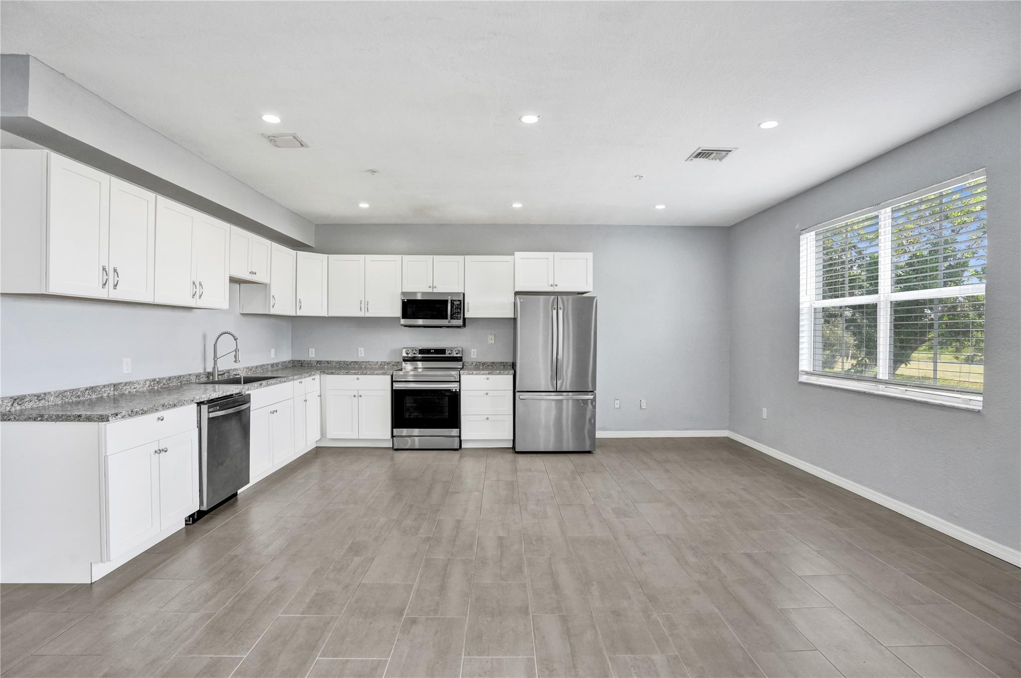 2137 Shoma Drive 156 Bldg 17