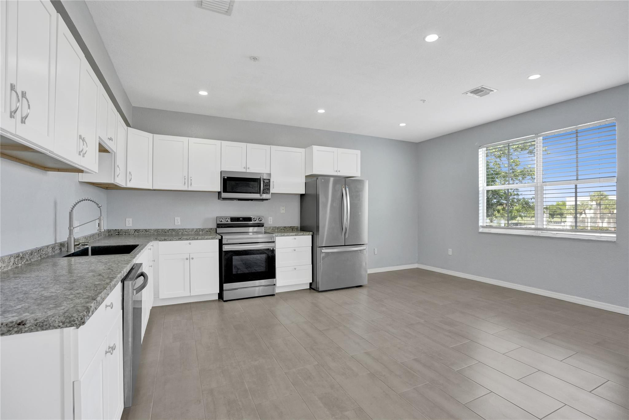 2137 Shoma Drive 156 Bldg 17