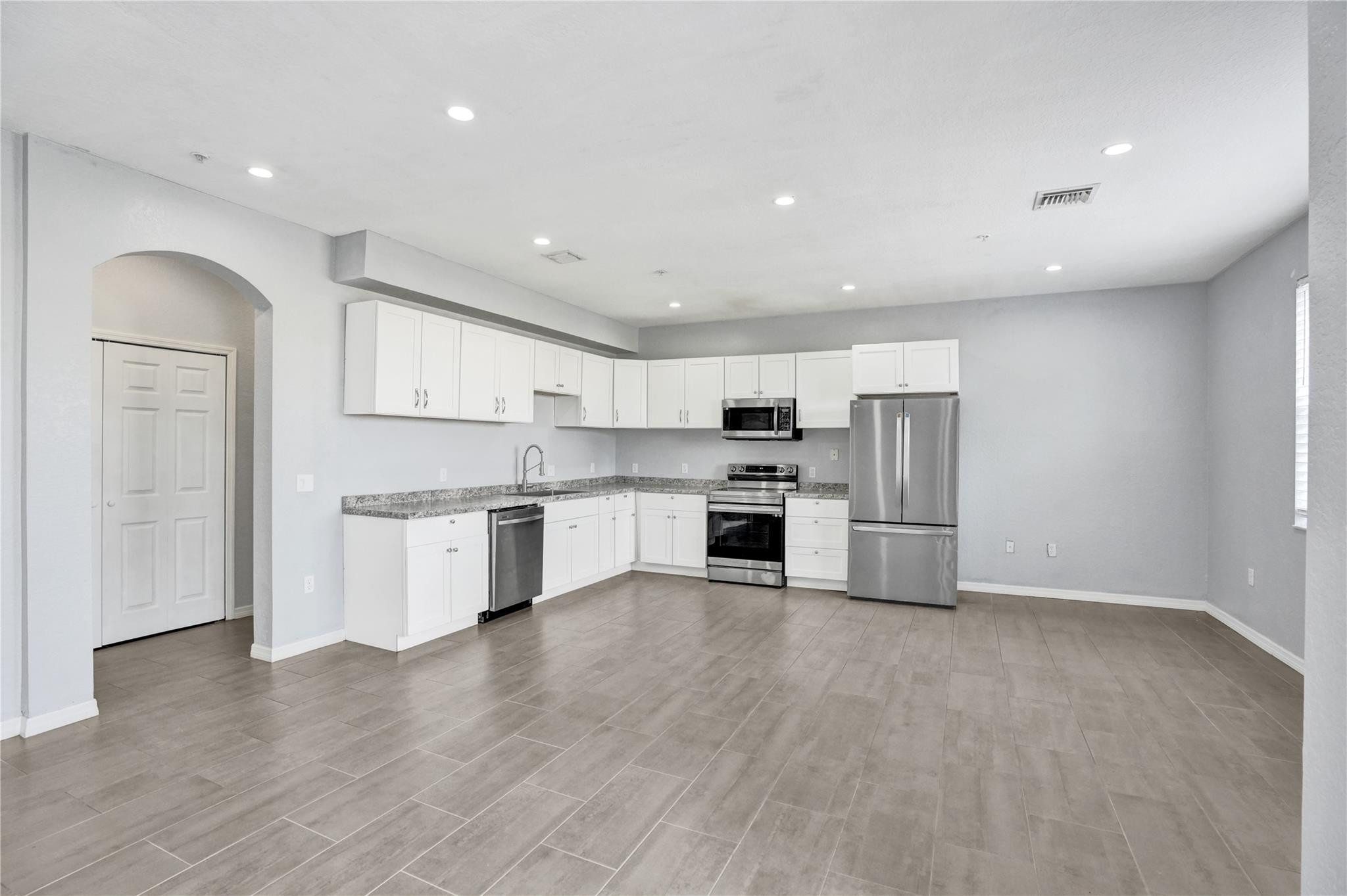 2137 Shoma Drive 156 Bldg 17