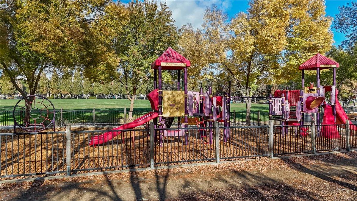 3420 FINNIAN Way 226