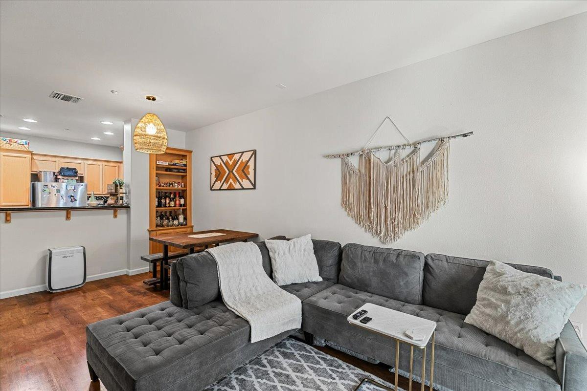 3420 FINNIAN Way 226