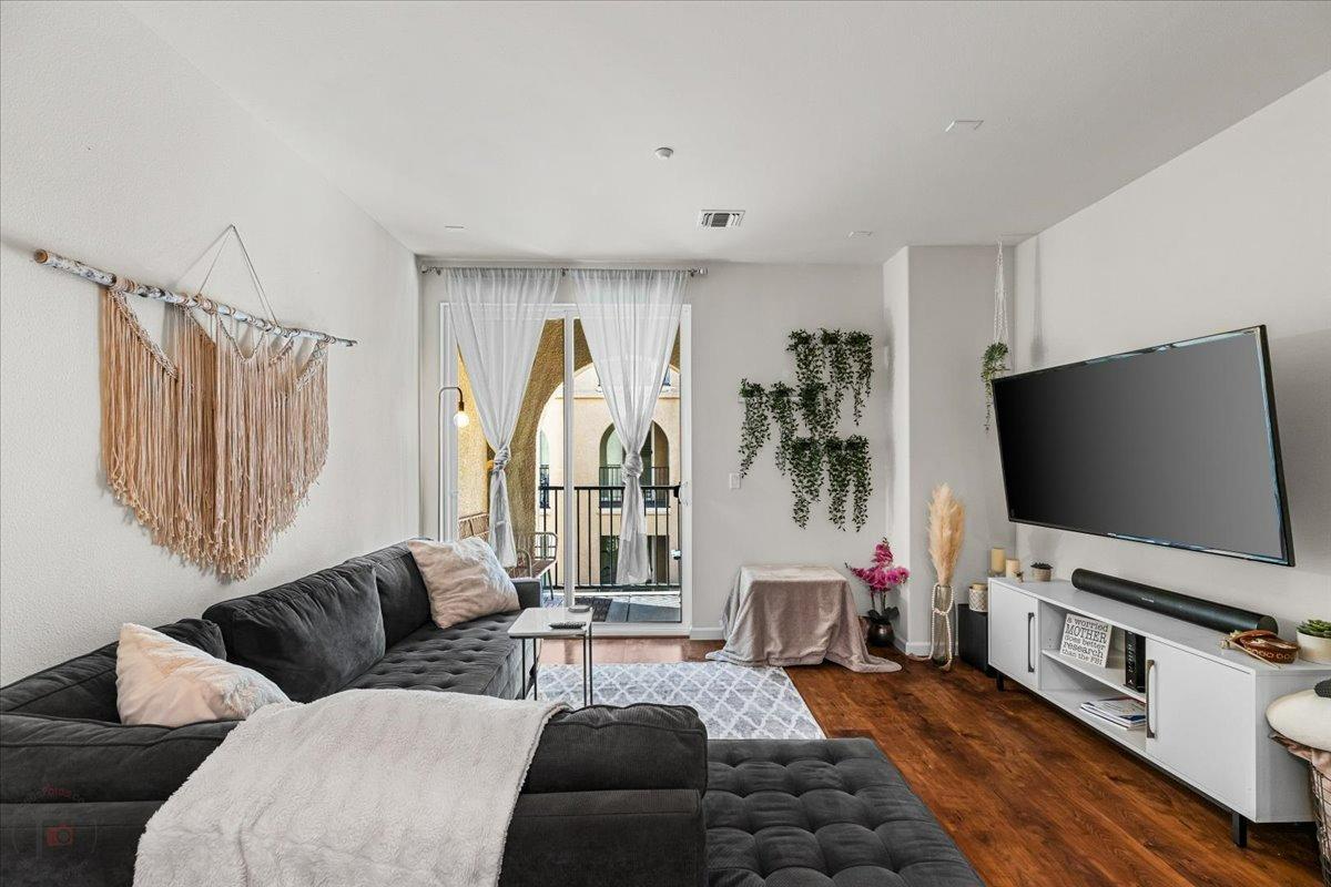 3420 FINNIAN Way 226