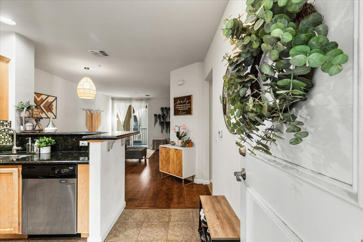 3420 FINNIAN Way 226