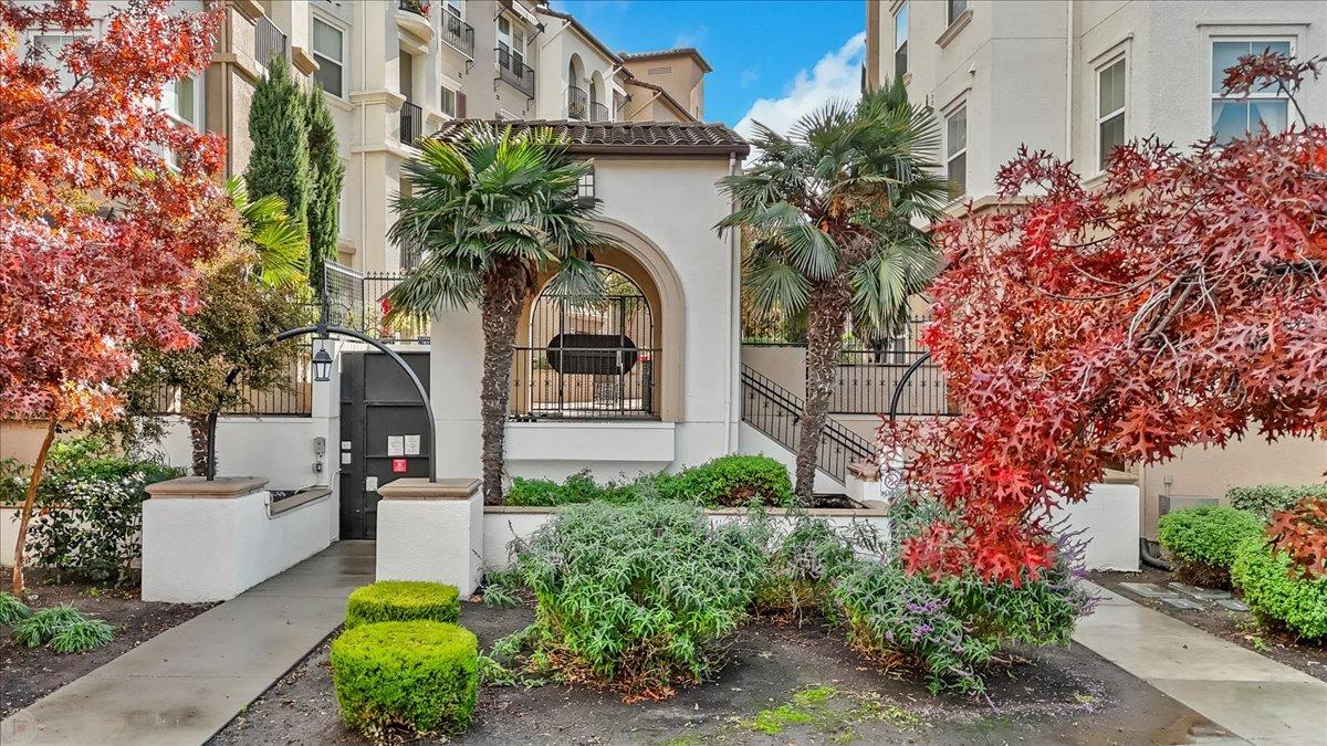 3420 FINNIAN Way 226