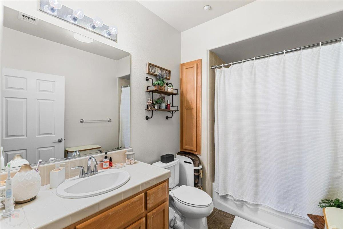 3420 FINNIAN Way 226