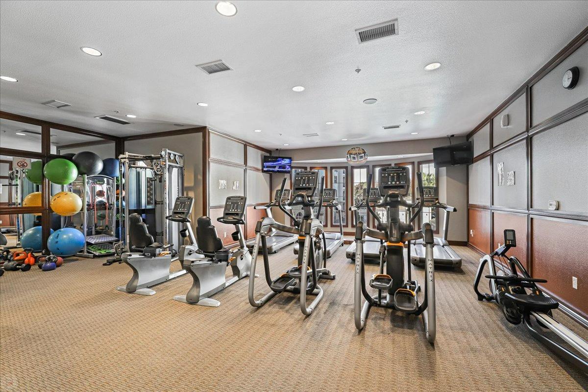 3420 FINNIAN Way 226