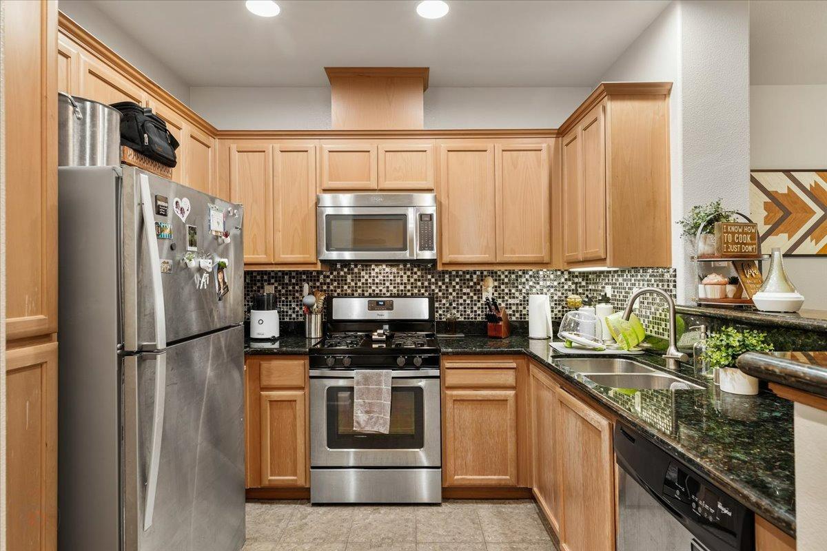 3420 FINNIAN Way 226