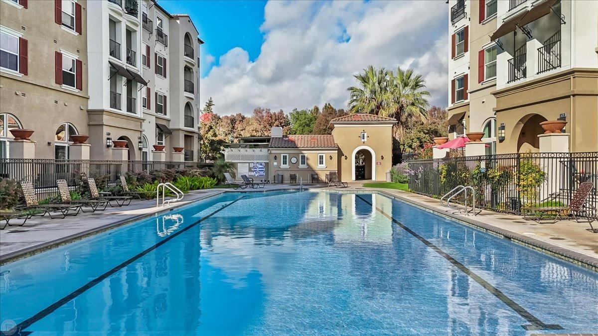 3420 FINNIAN Way 226