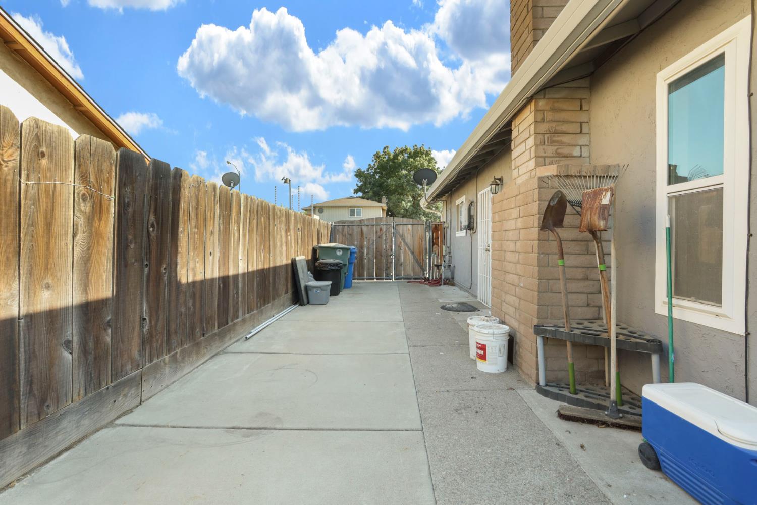 1529 Liverpool Court