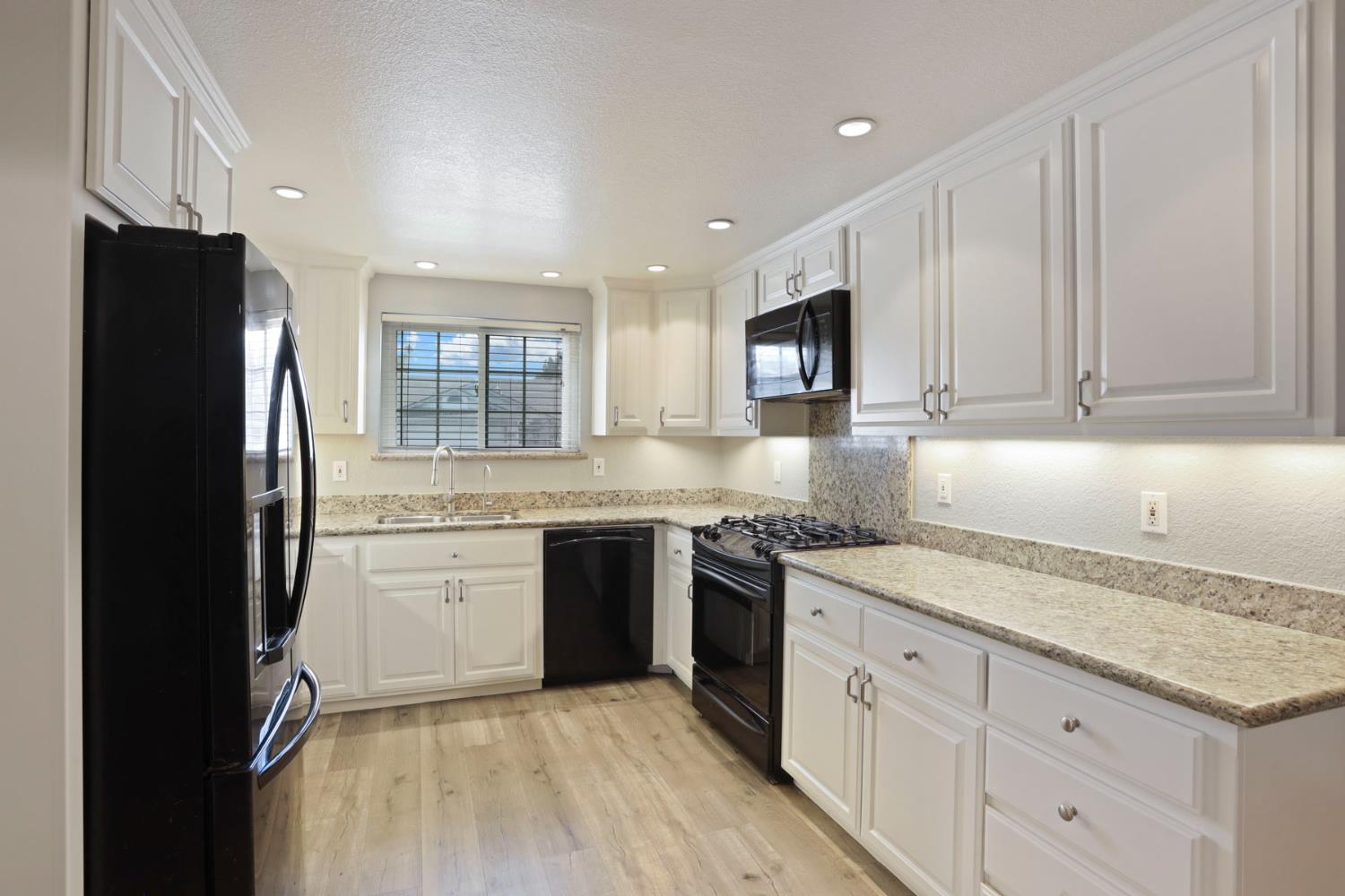 1529 Liverpool Court