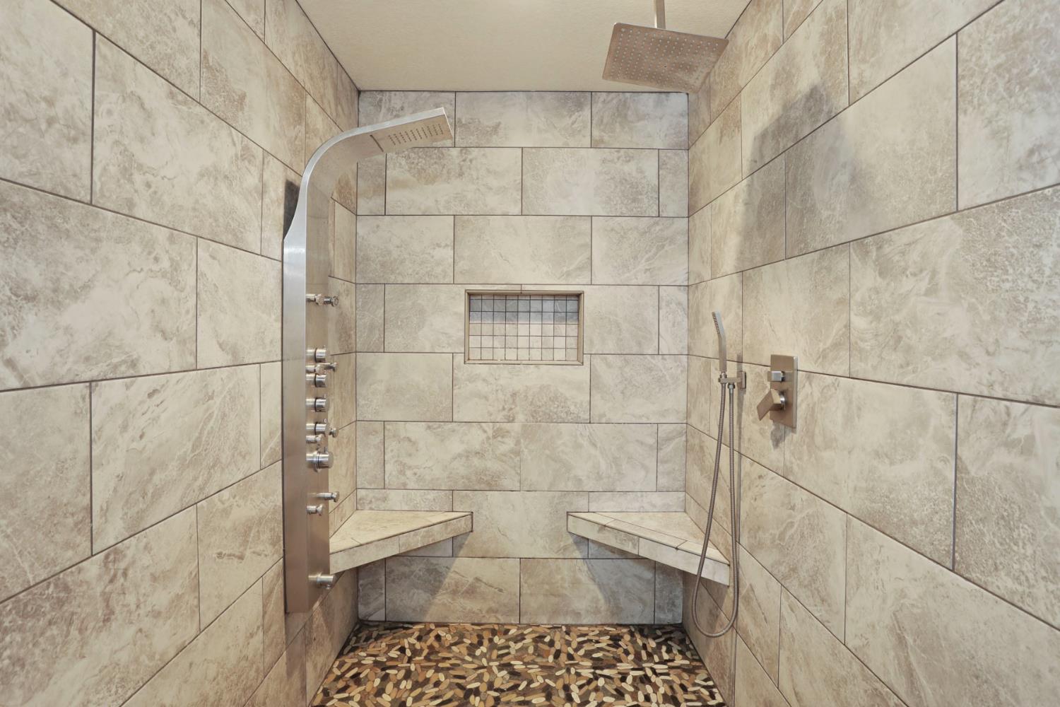 1529 Liverpool Court