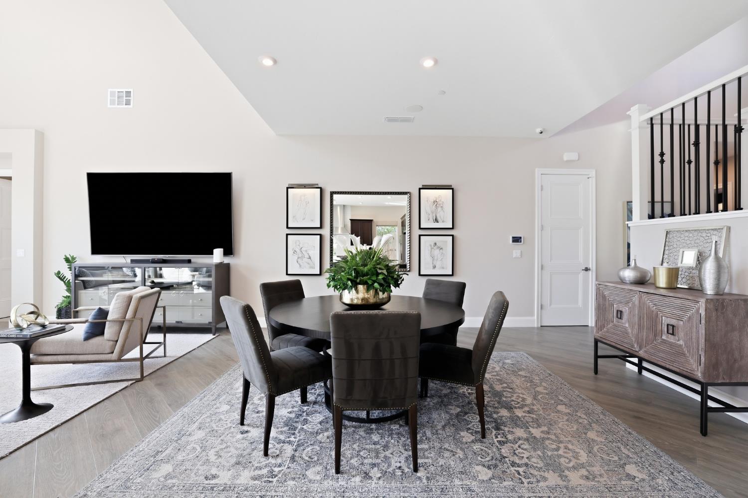 1195 Seneca Circle
