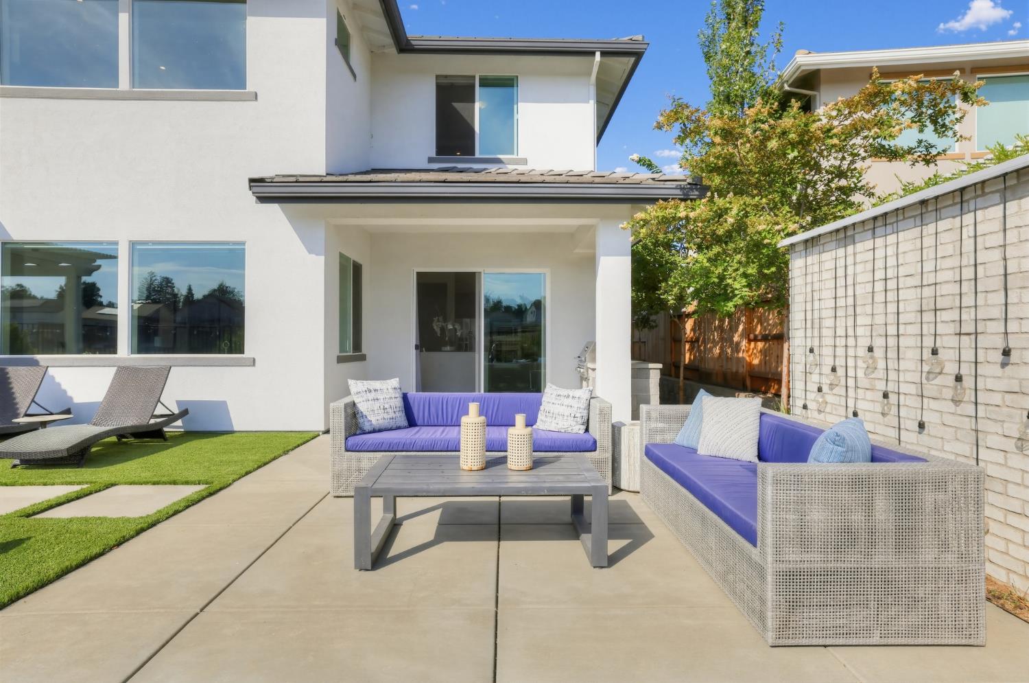 1195 Seneca Circle