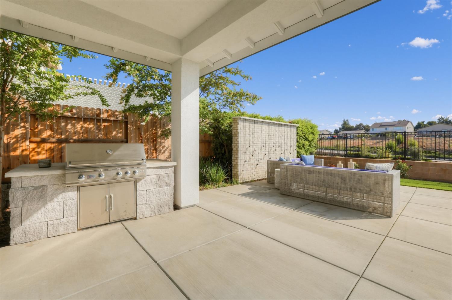 1195 Seneca Circle