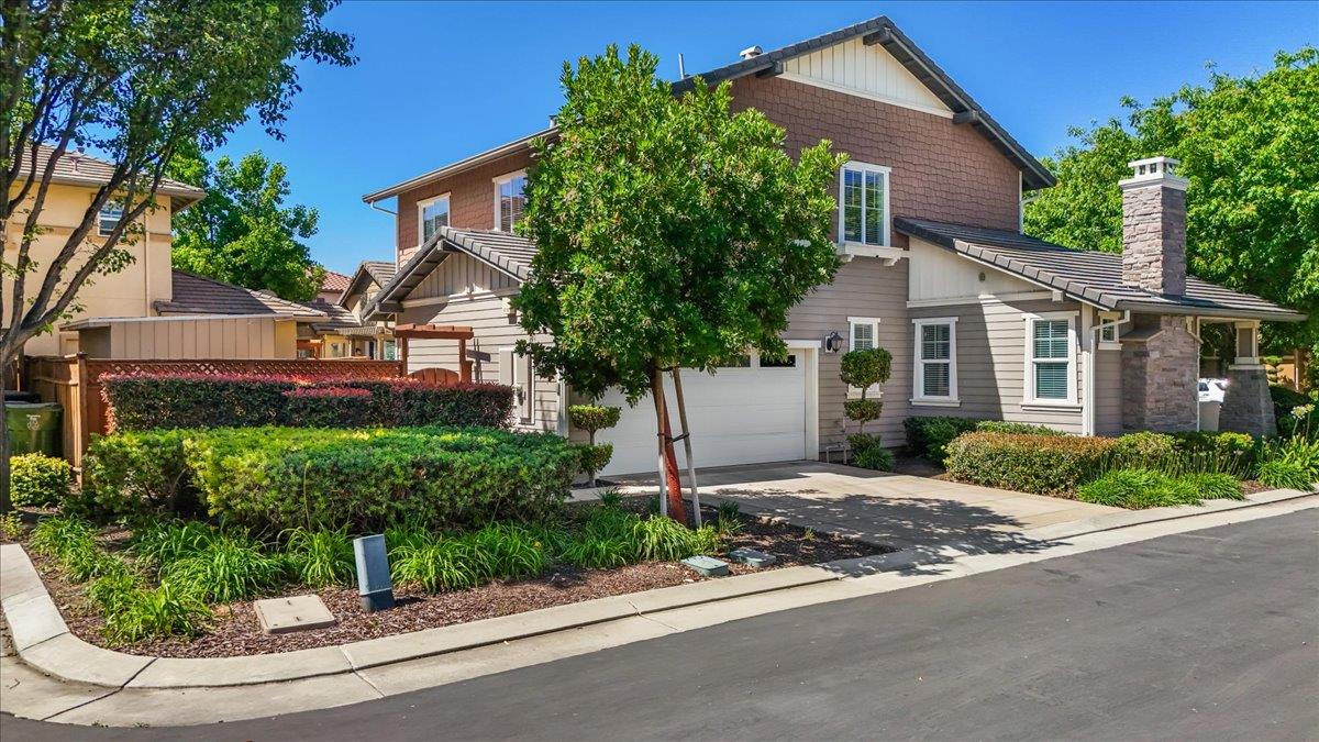 474 N Orinda Court