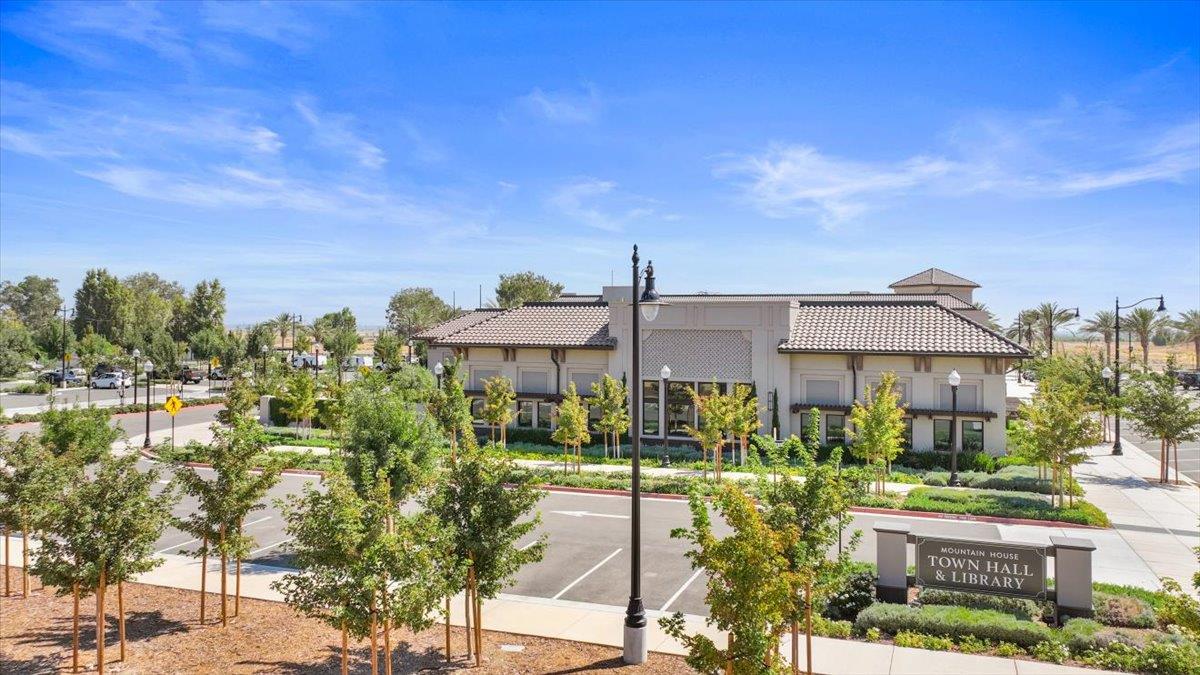 474 N Orinda Court