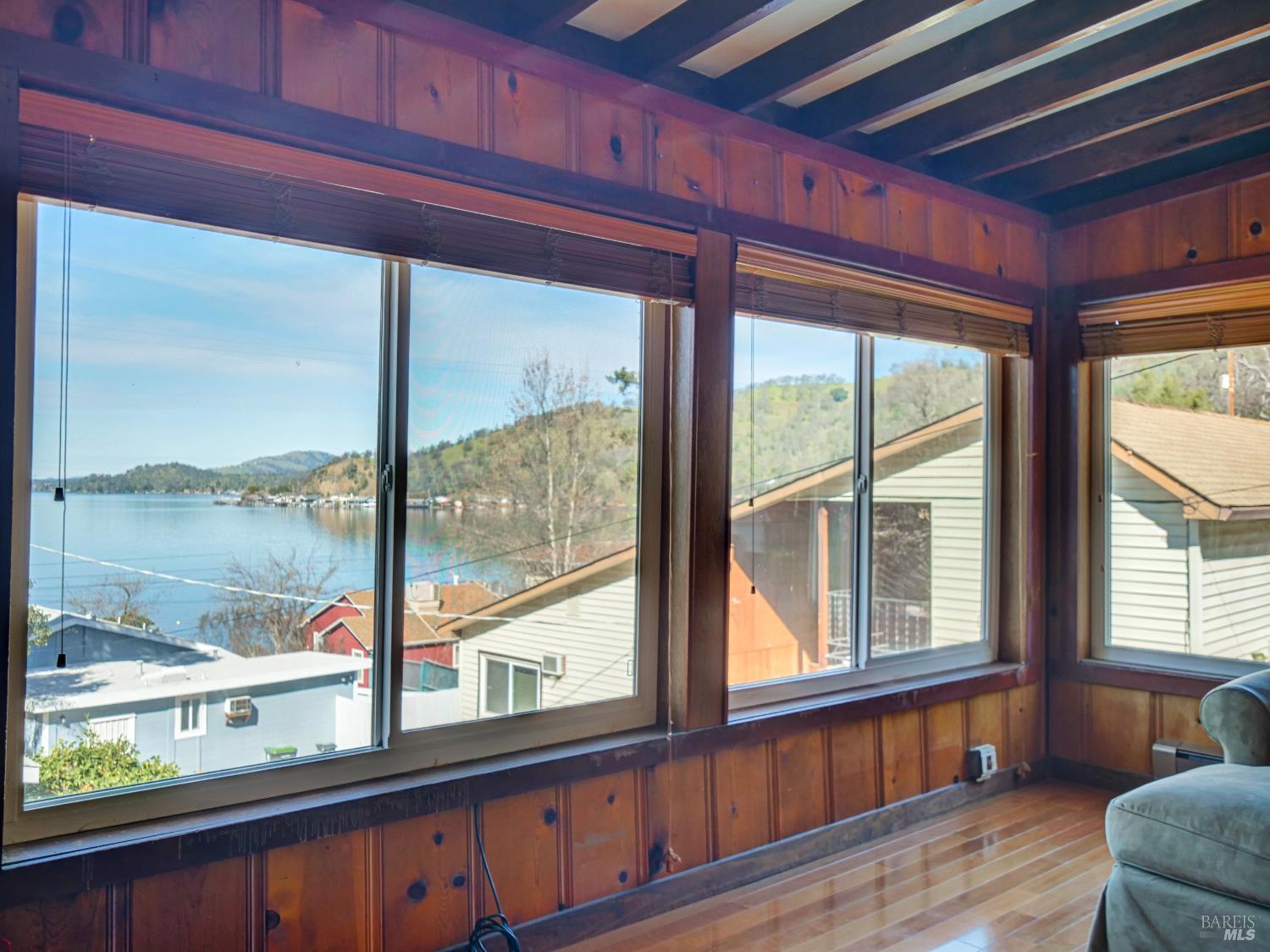 11485 Lakeshore Drive