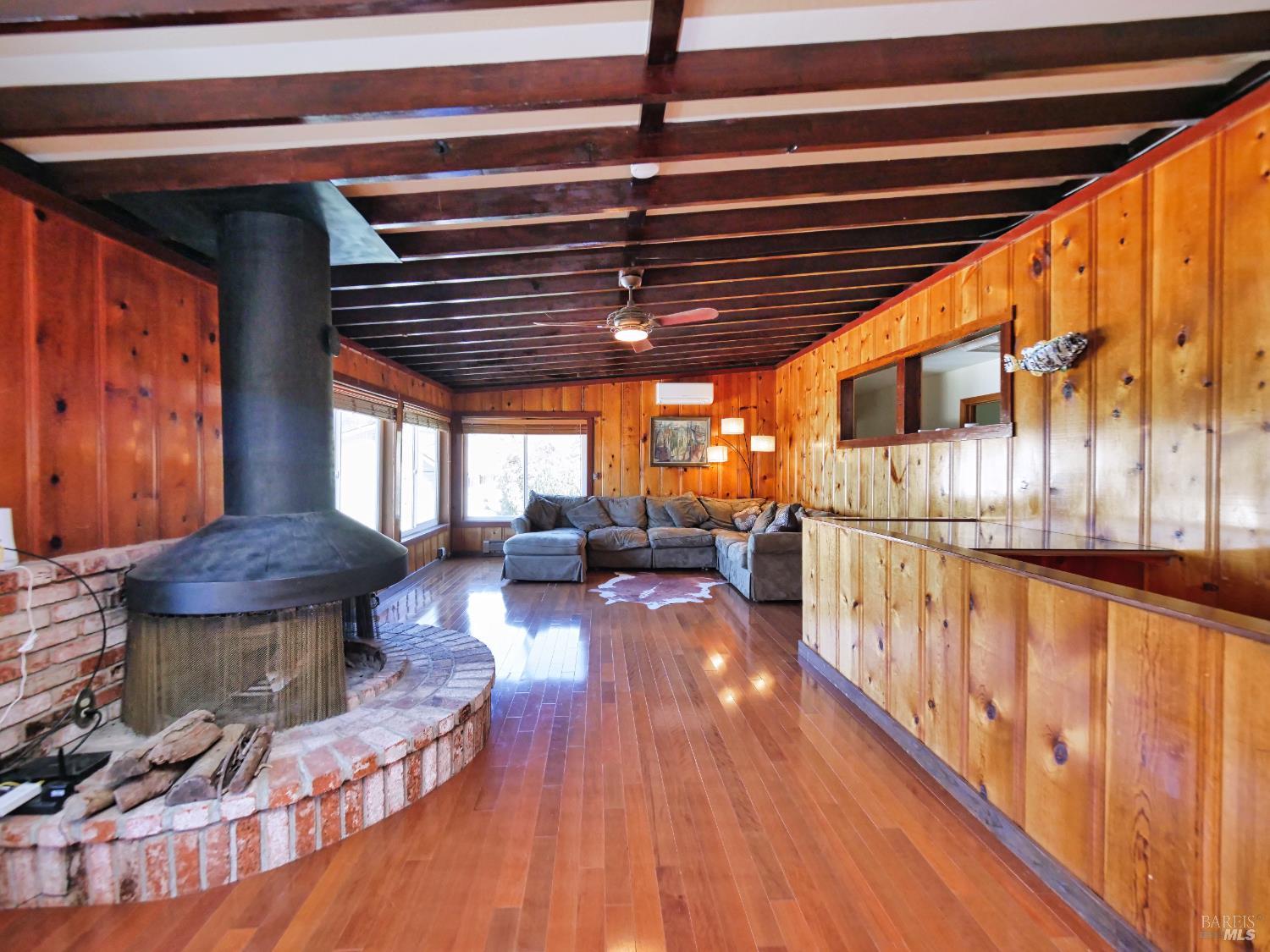 11485 Lakeshore Drive