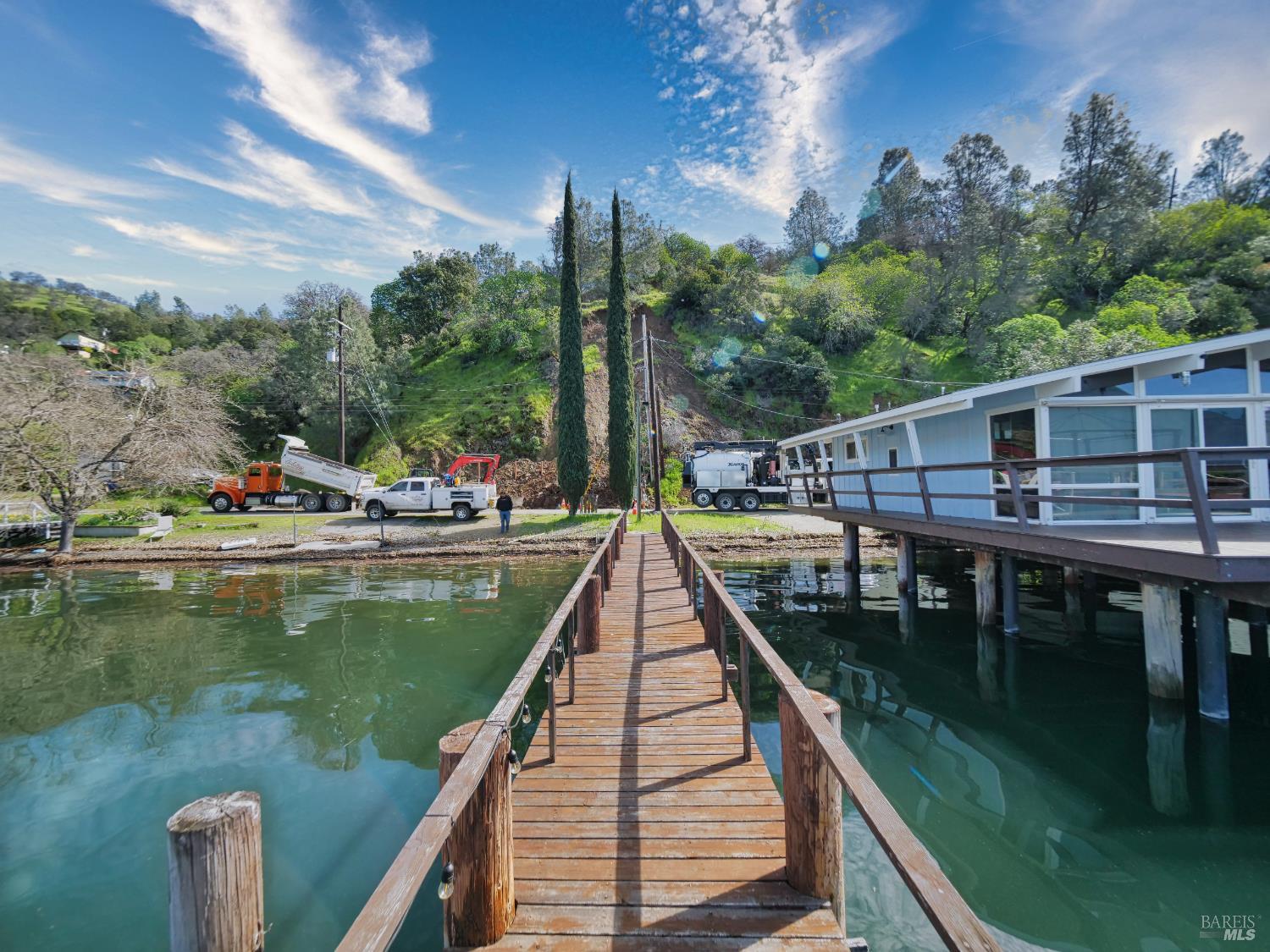 11485 Lakeshore Drive