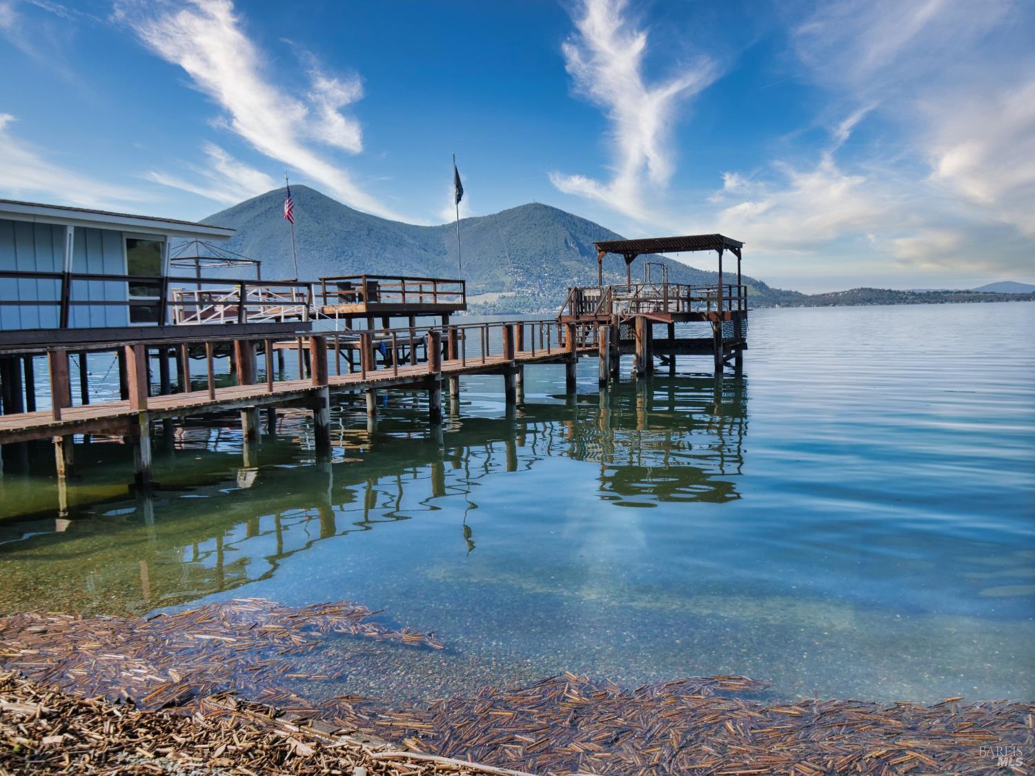 11485 Lakeshore Drive