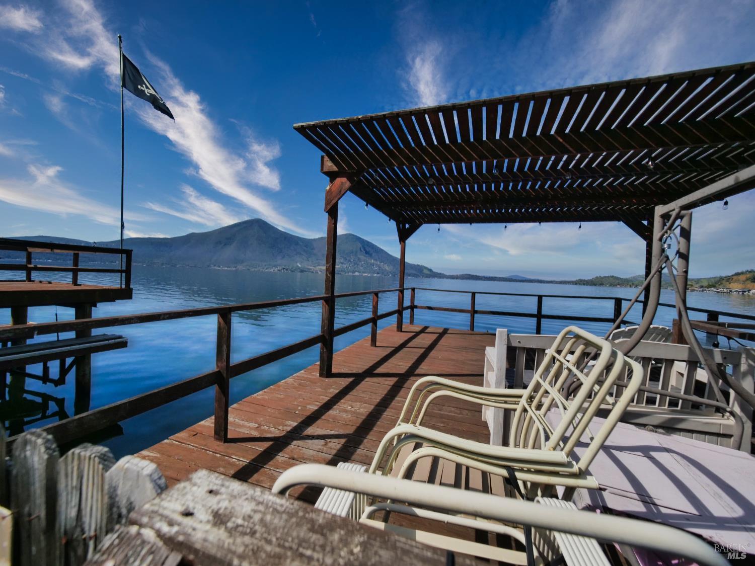 11485 Lakeshore Drive